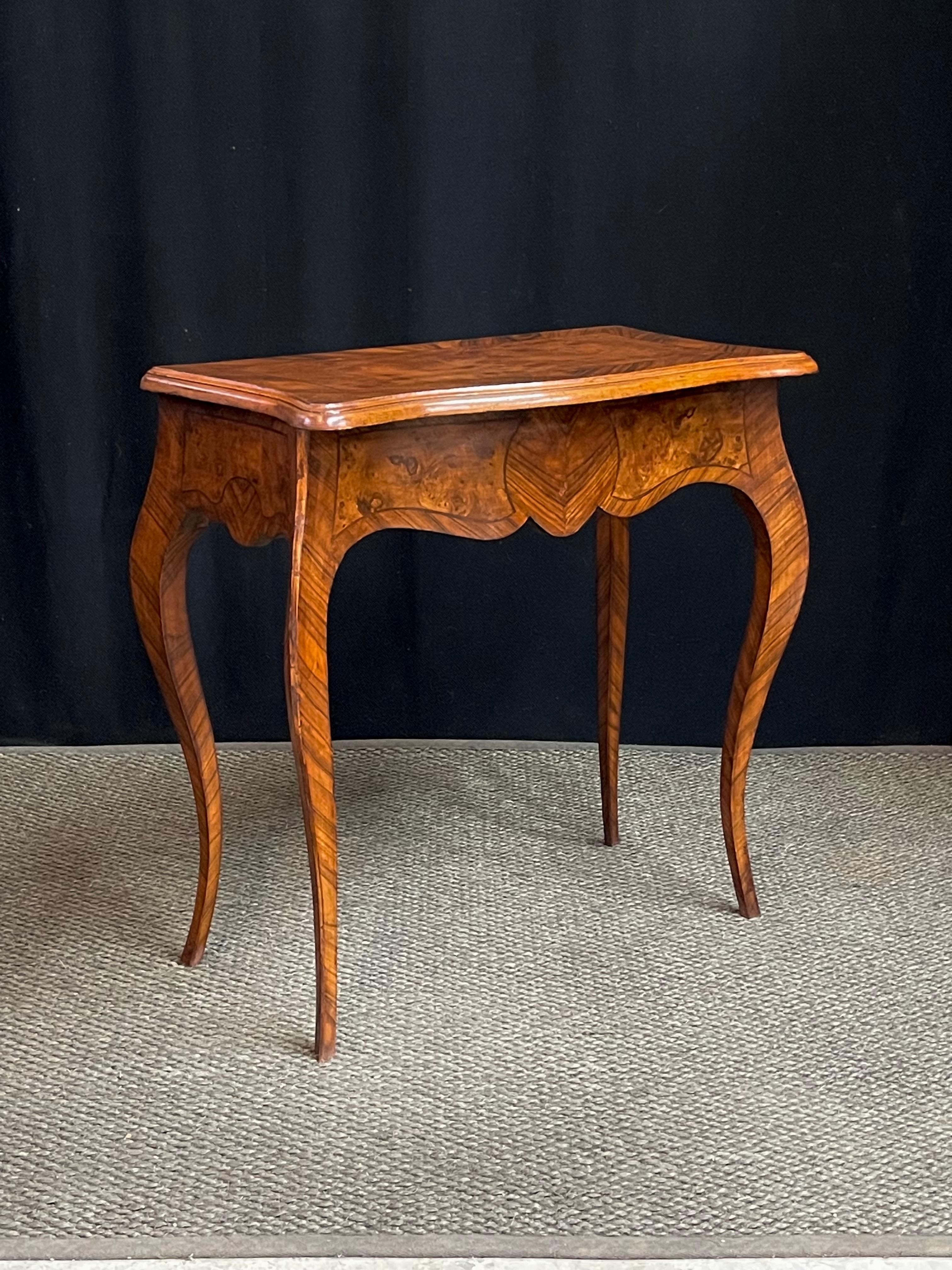 20th Century Italian Burl Wood Console Table For Sale