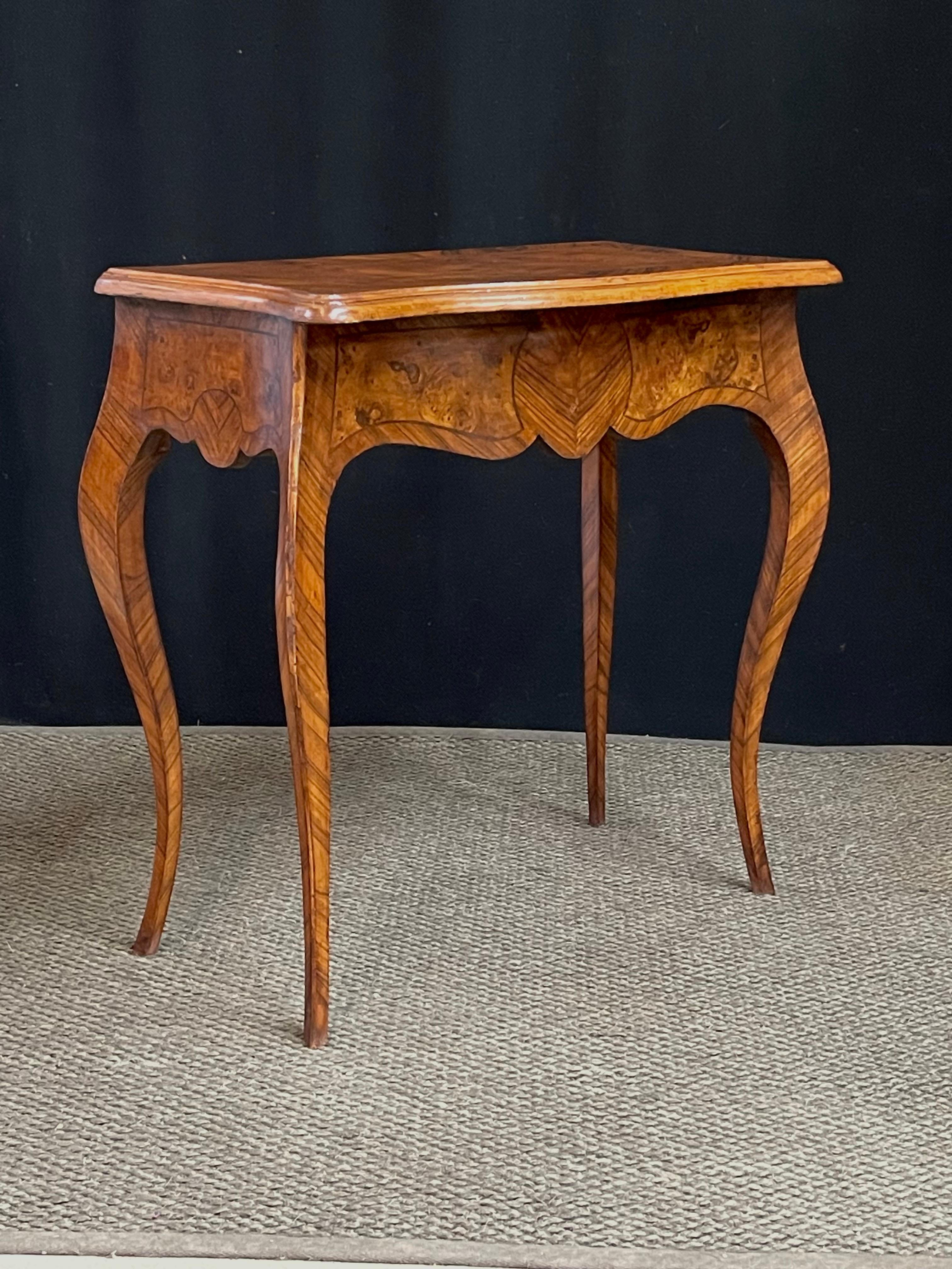 Table console italienne en bois de broussin en vente 2