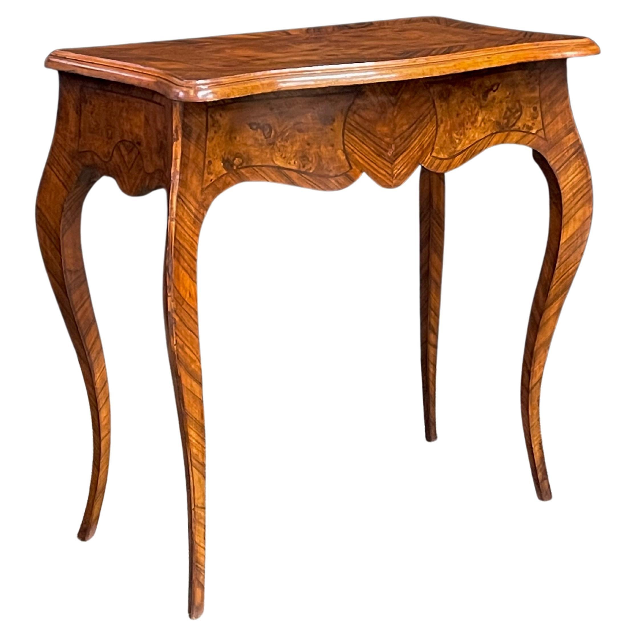 Table console italienne en bois de broussin en vente