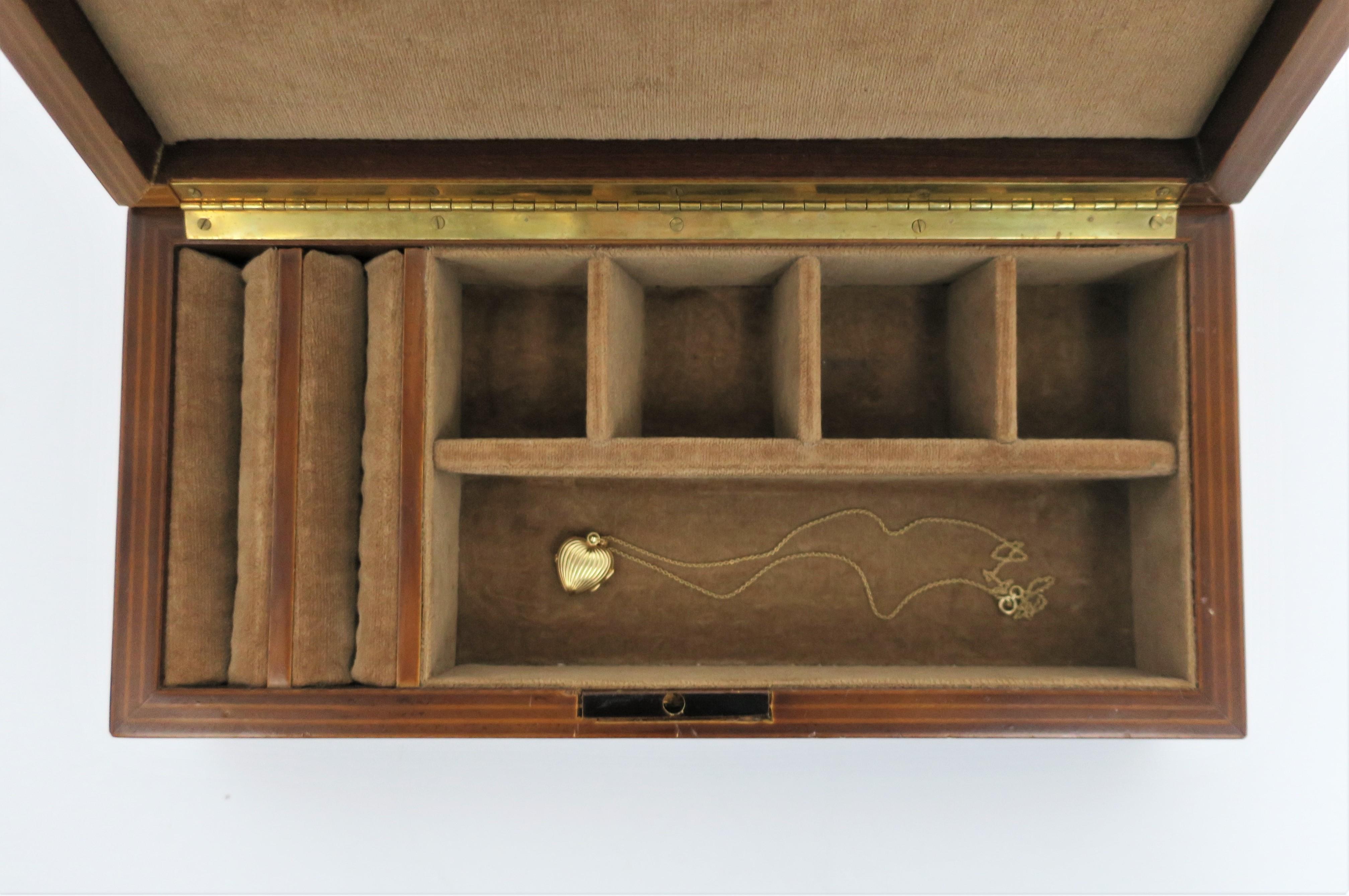 Italian Burl Wood Jewelry Box In Good Condition In New York, NY