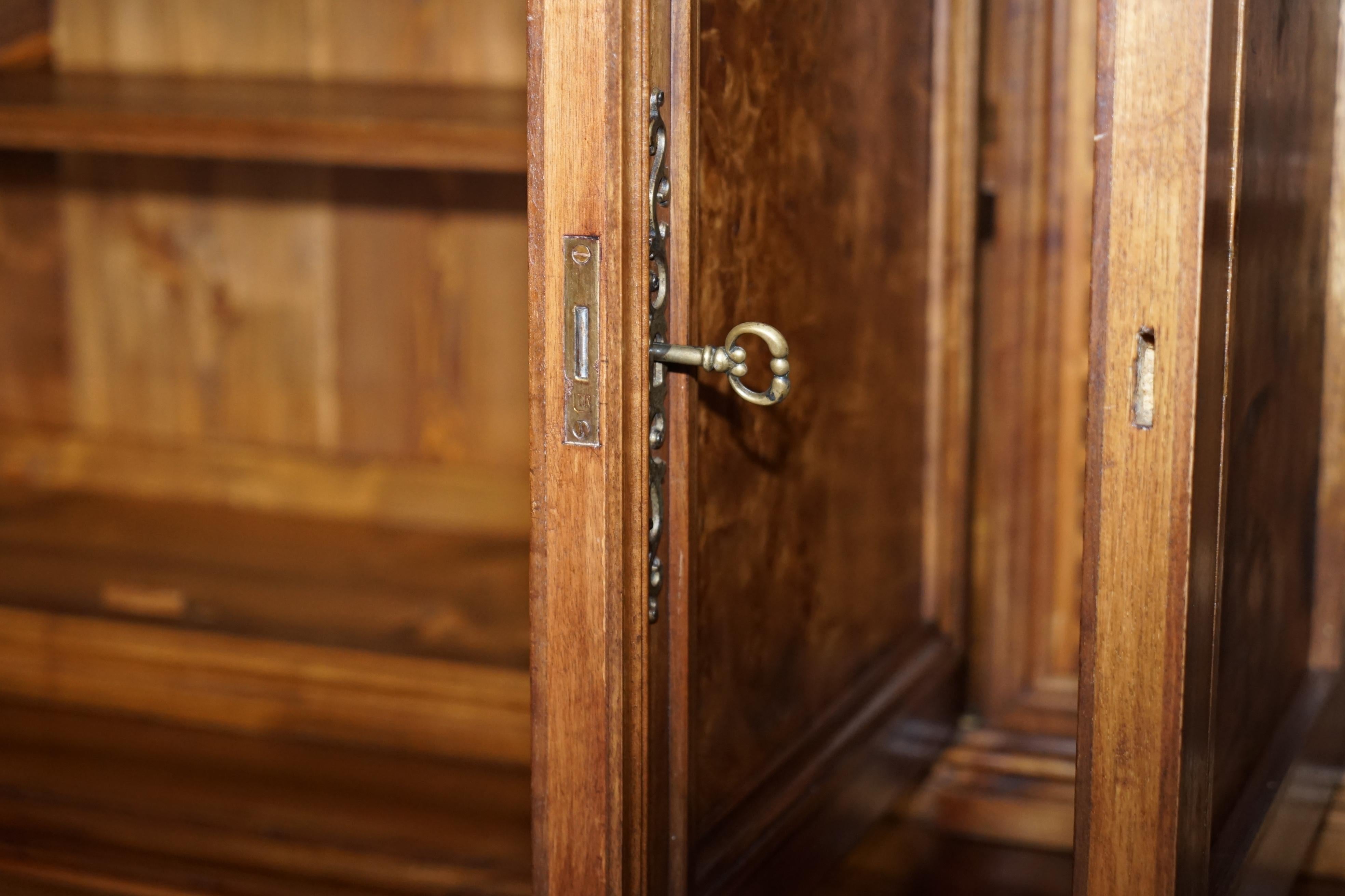 Italian Burr Pippy Oak Panelled Large Geometric Marquetry Housekeepers Cupboard For Sale 10