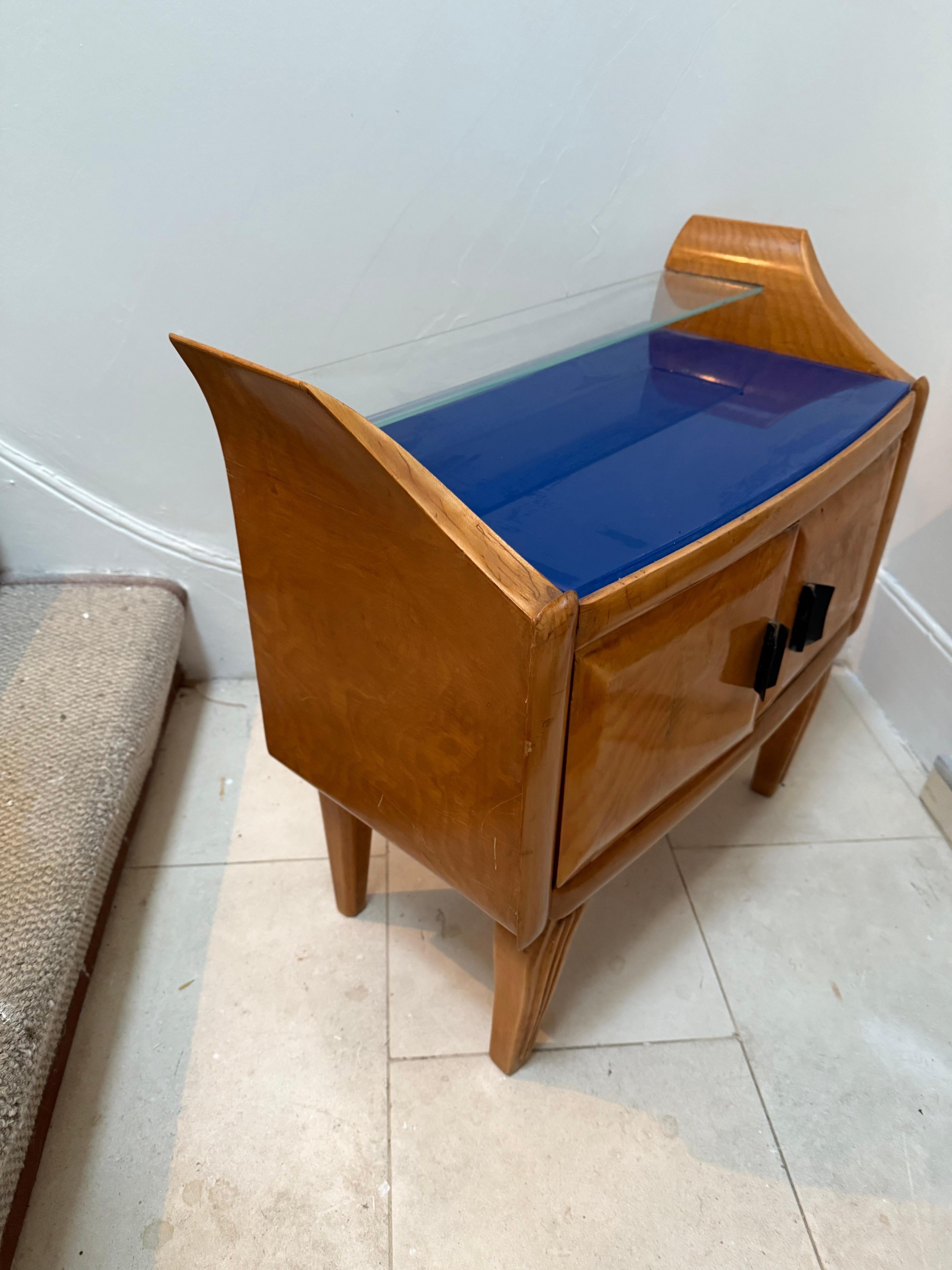 Italian c. 1940's Pair Of Side Tales By Dassi In Good Condition For Sale In London, GB