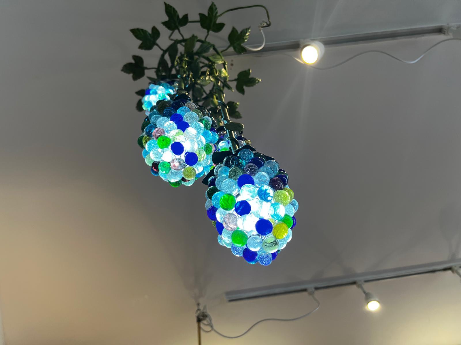 Émaillé Lustre italien des années 60 en verre de Murano coloré en forme de vigne de raisin par Cesare Toso en vente