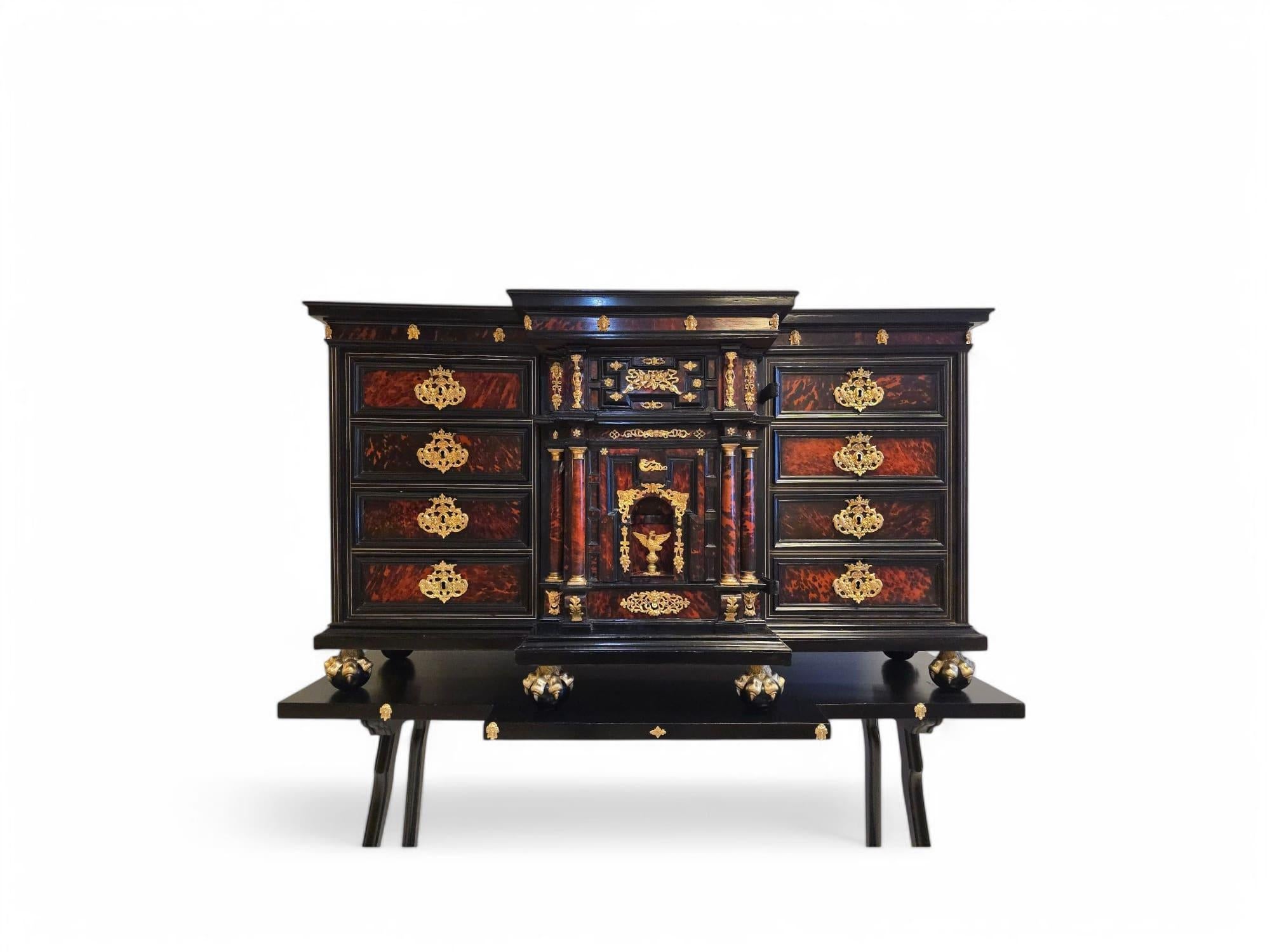 Italian Cabinet, 17th Century For Sale 12