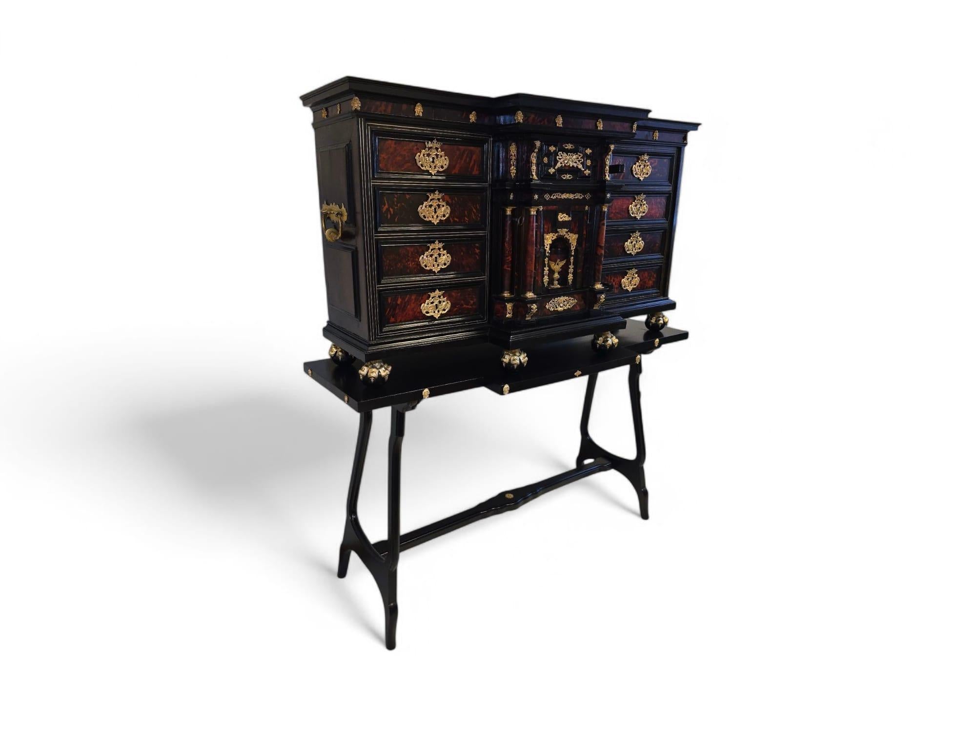 Italian Cabinet, 17th Century For Sale 13
