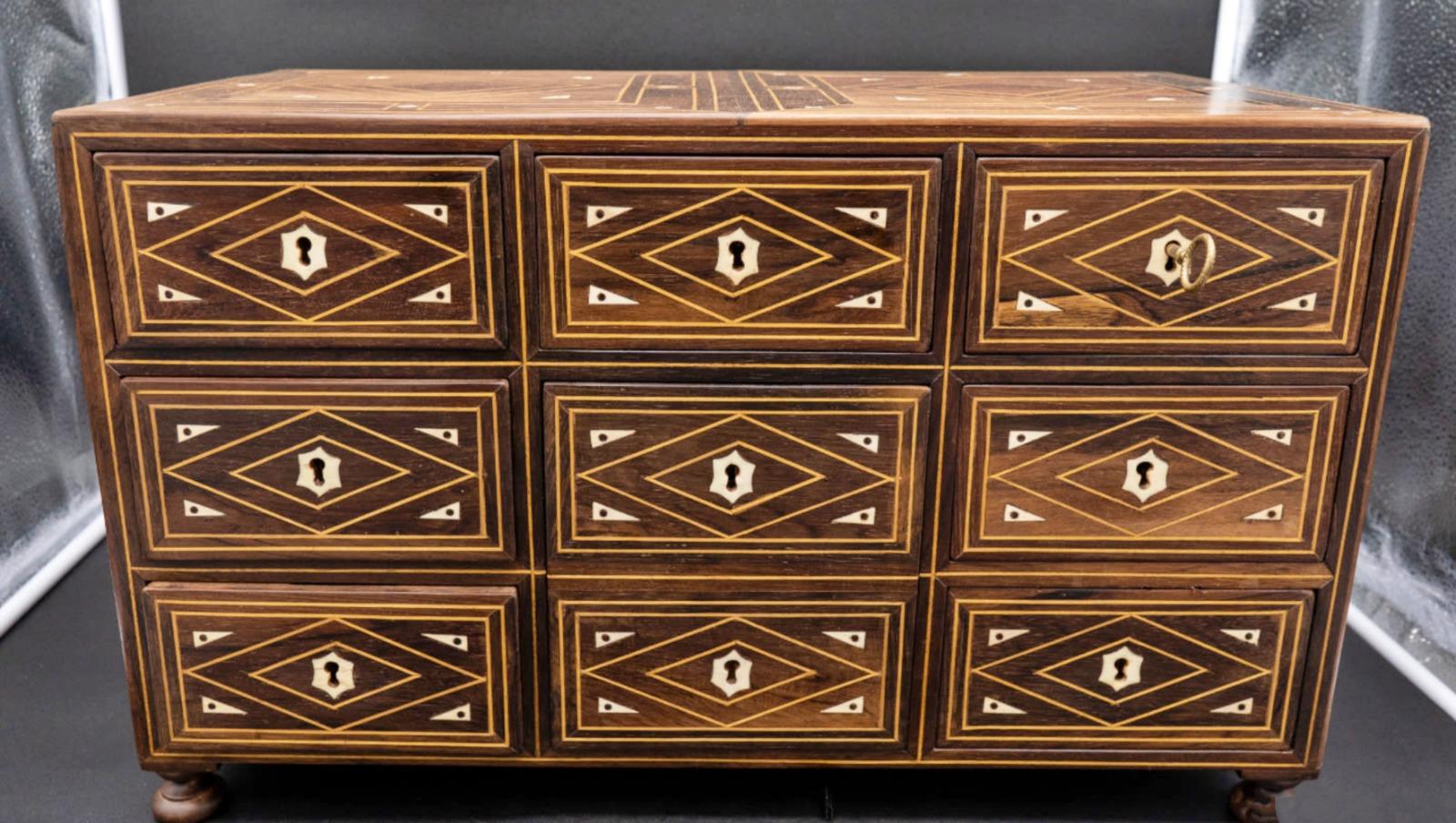 Hand-Crafted Italian Cabinet Early 19th Century in Rosewood
