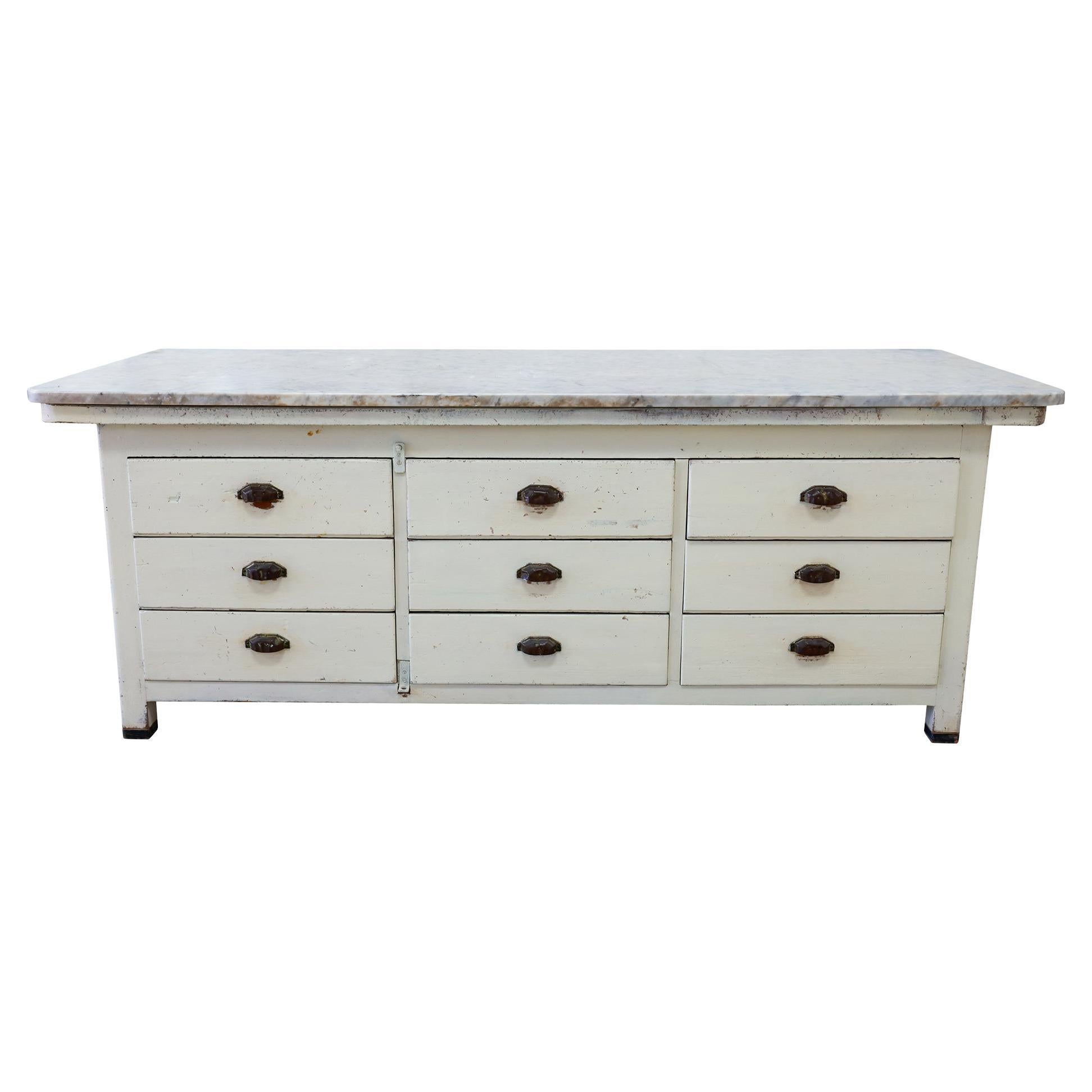 Italian cabinet en venta
