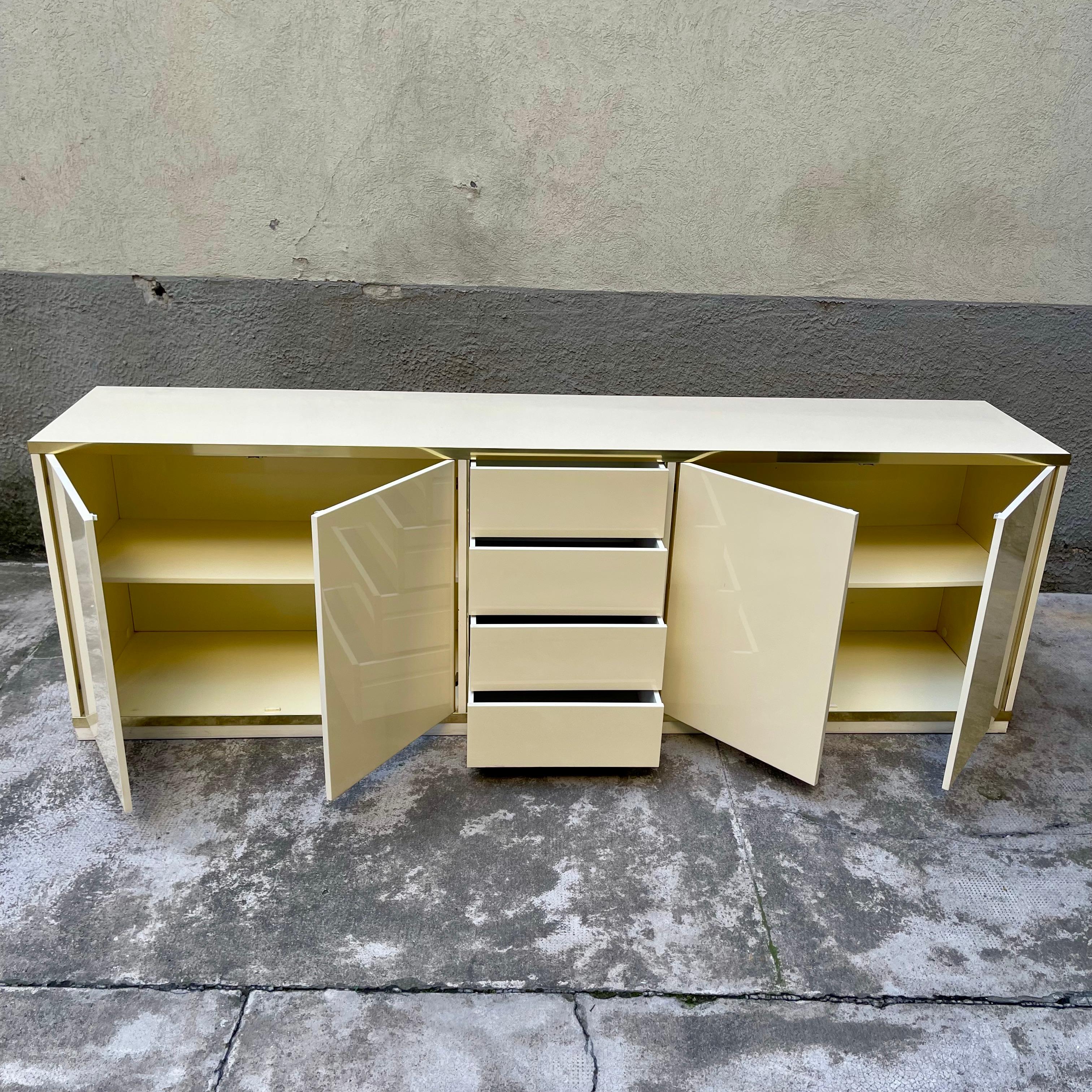 Italian Cabinet in Brass and Laminate by Mario Sabot, 1980s In Good Condition For Sale In Milano, IT