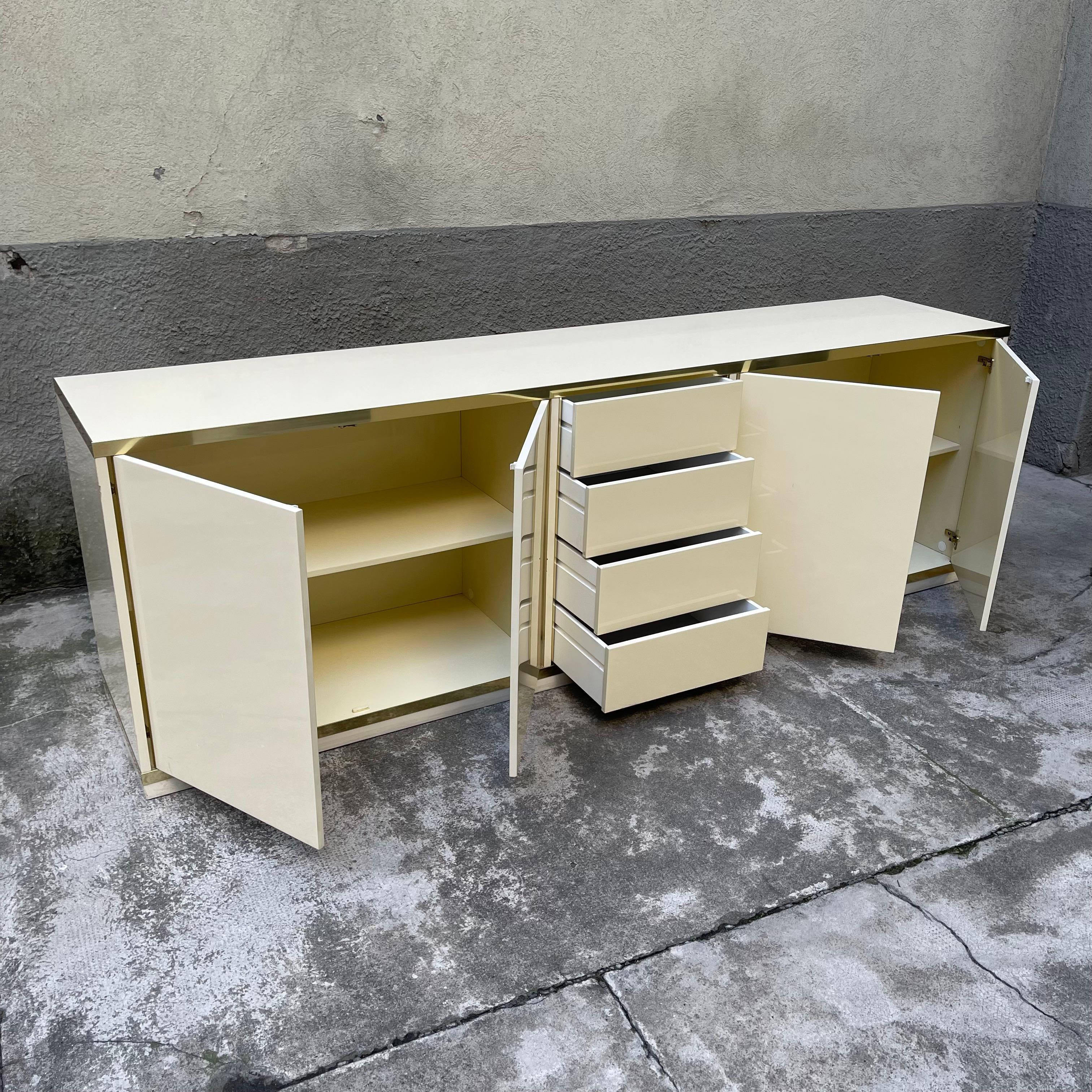 Late 20th Century Italian Cabinet in Brass and Laminate by Mario Sabot, 1980s For Sale