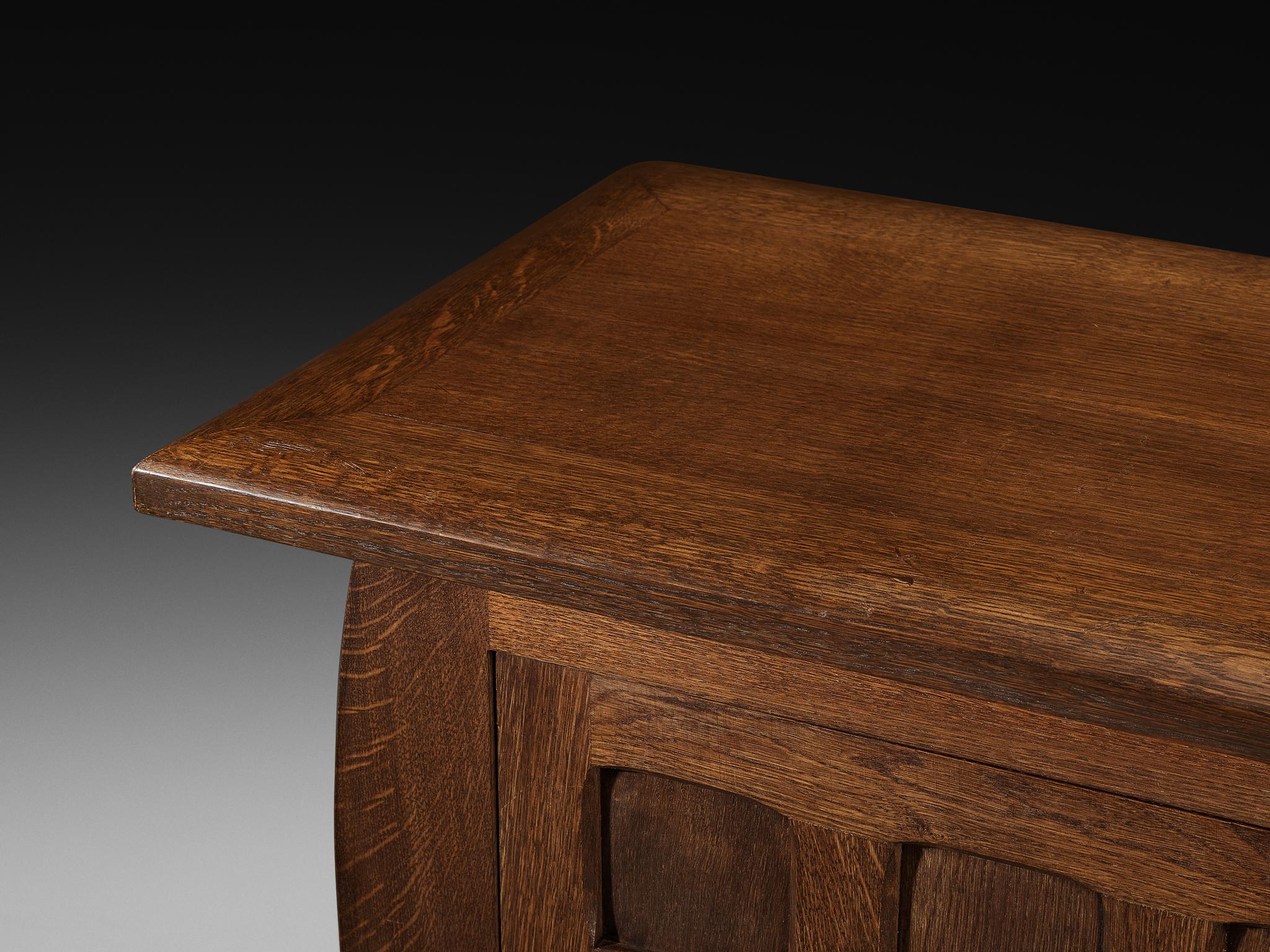 Italiano Mobile o credenza italiana su gambe alte in vendita
