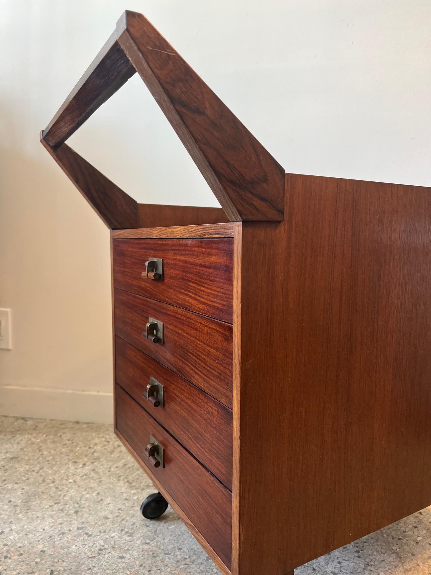 Italian Cabinet or Small Chest of Drawers by Franco Albini ca' 1950s In Good Condition For Sale In St.Petersburg, FL