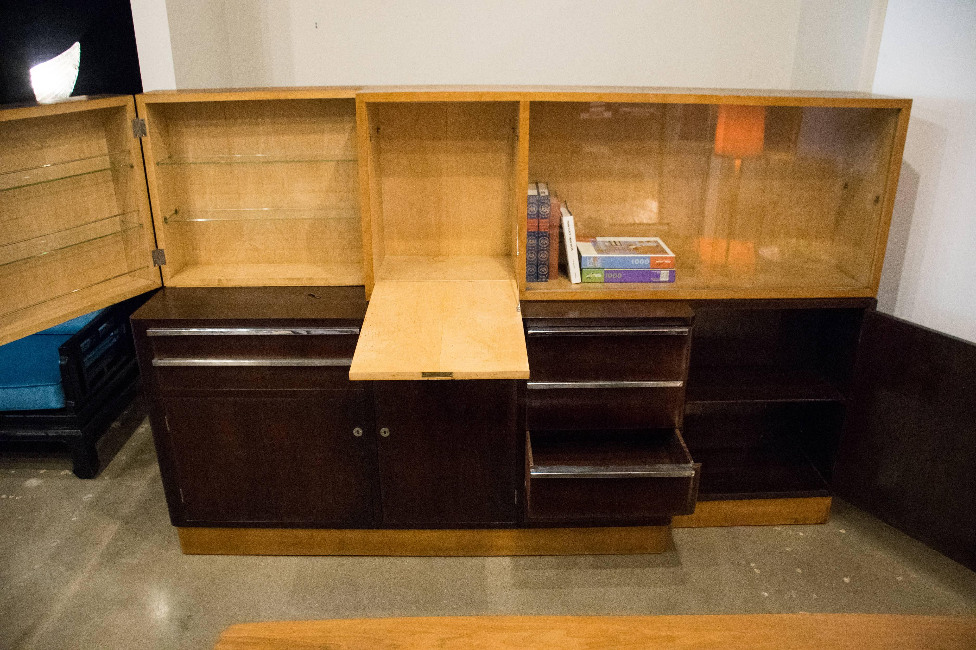 Italian Art Deco Cabinet of Birch and Rosewood, 1930-1940 2