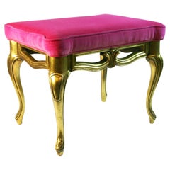 Cabriole italienne  Pieds en bois doré et tabouret en velours rose (2 disponibles)