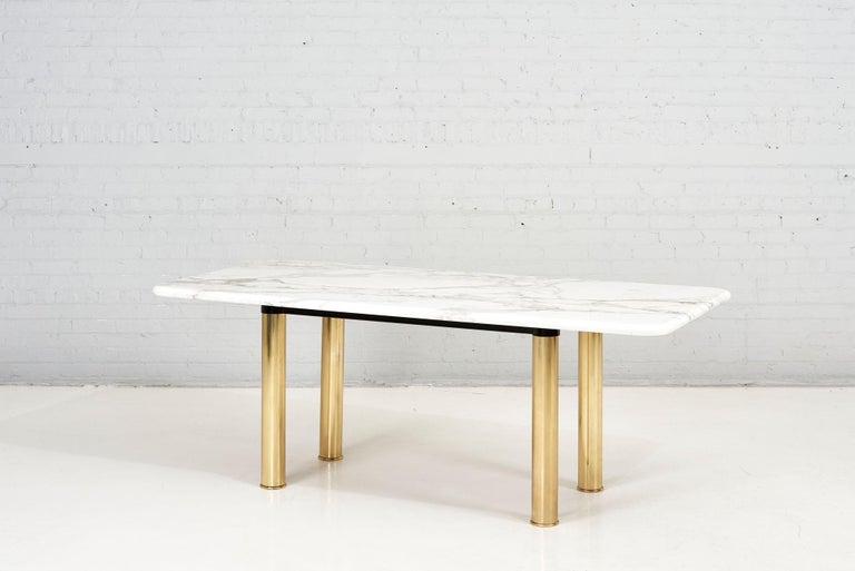 Italian Calacatta Marble and Brass Dining Table, 1970 In Good Condition For Sale In Chicago, IL