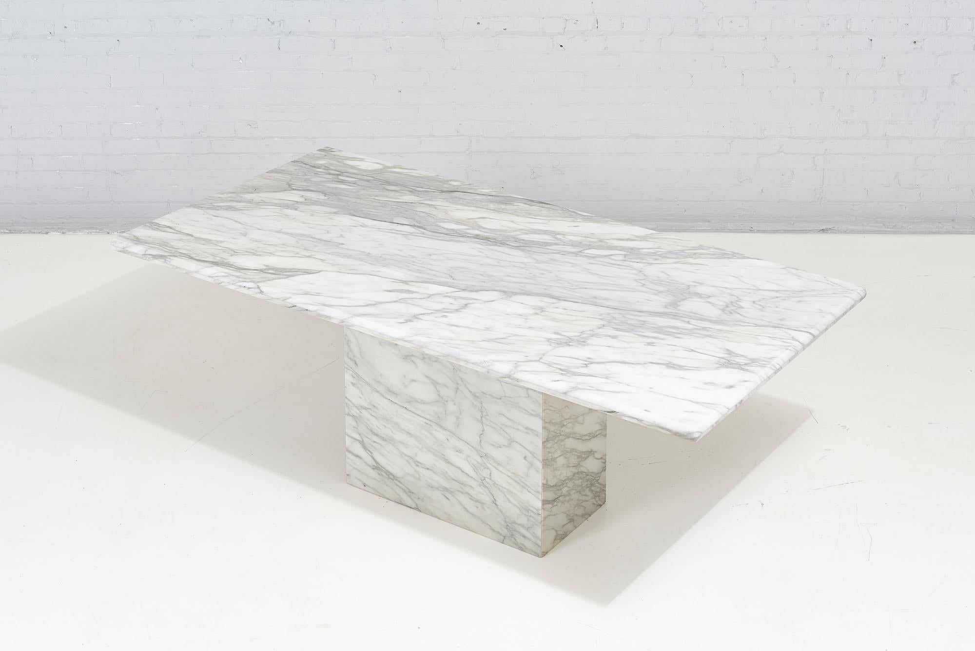 Italian Calacatta Marble Dining Table, Stone International, 1970 In Good Condition In Chicago, IL