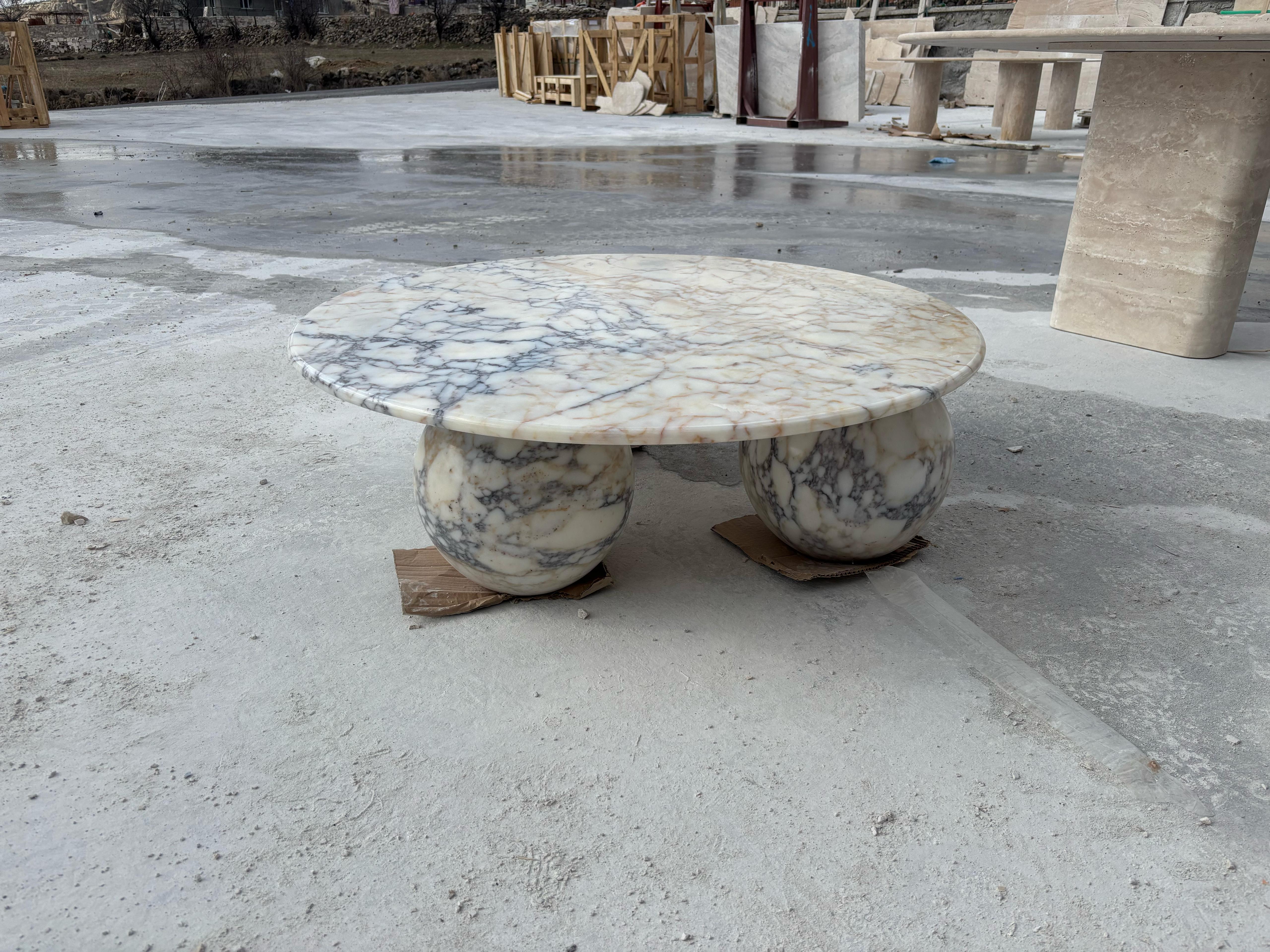 Intagliato a mano Italian Calacatta Viola Stone Marble Handmade Living Room Coffee Table in vendita
