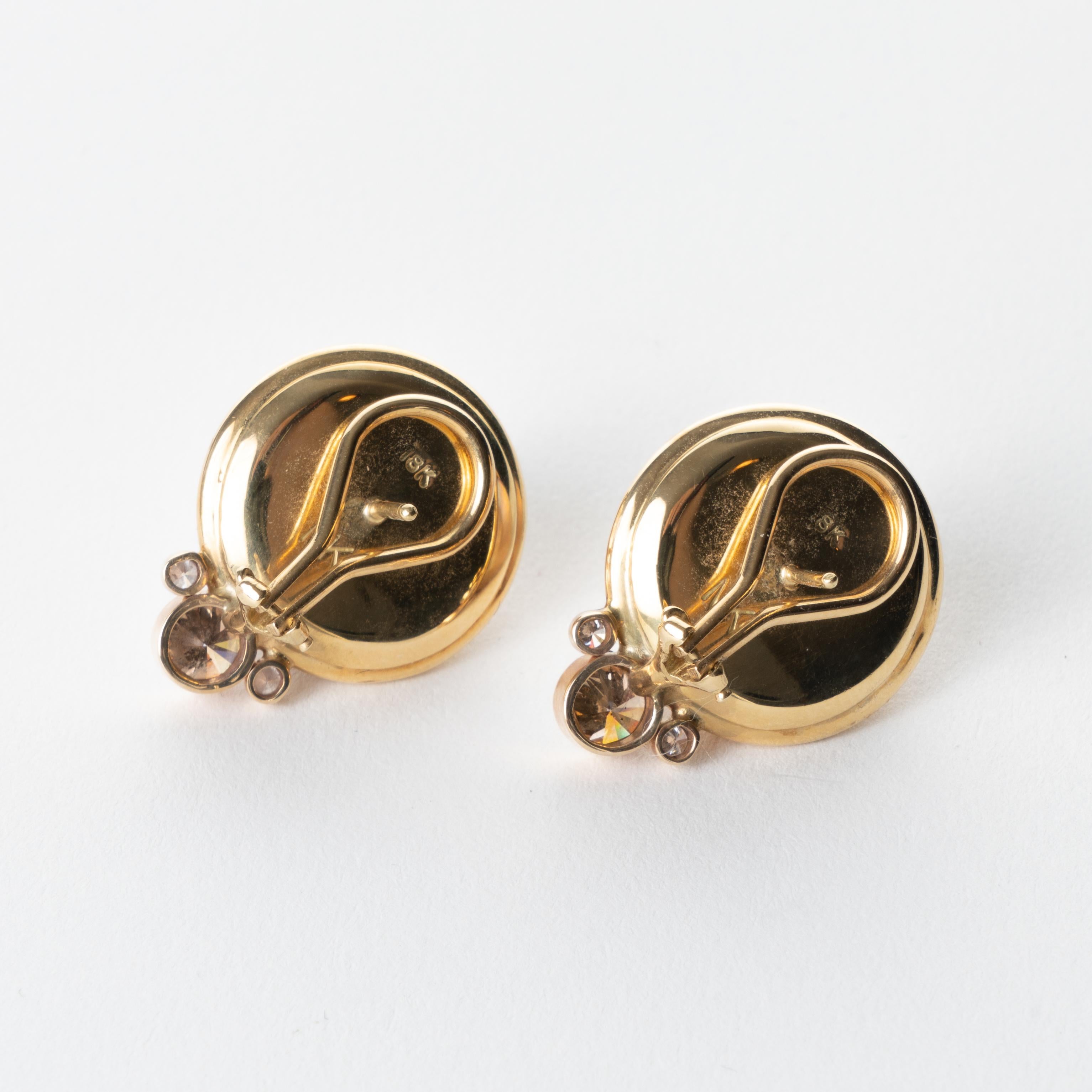 Italian cameo pendant & pearl earrings set For Sale 5
