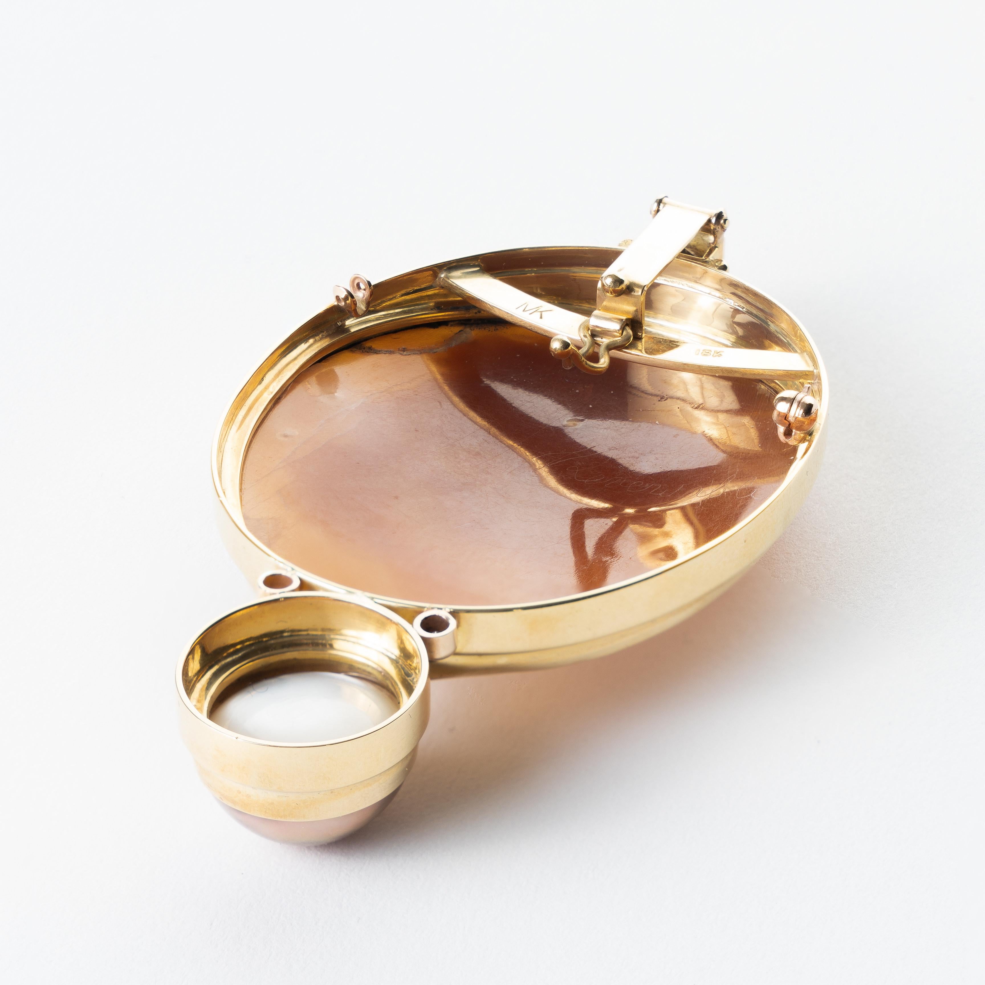 Women's Italian cameo pendant & pearl earrings set For Sale