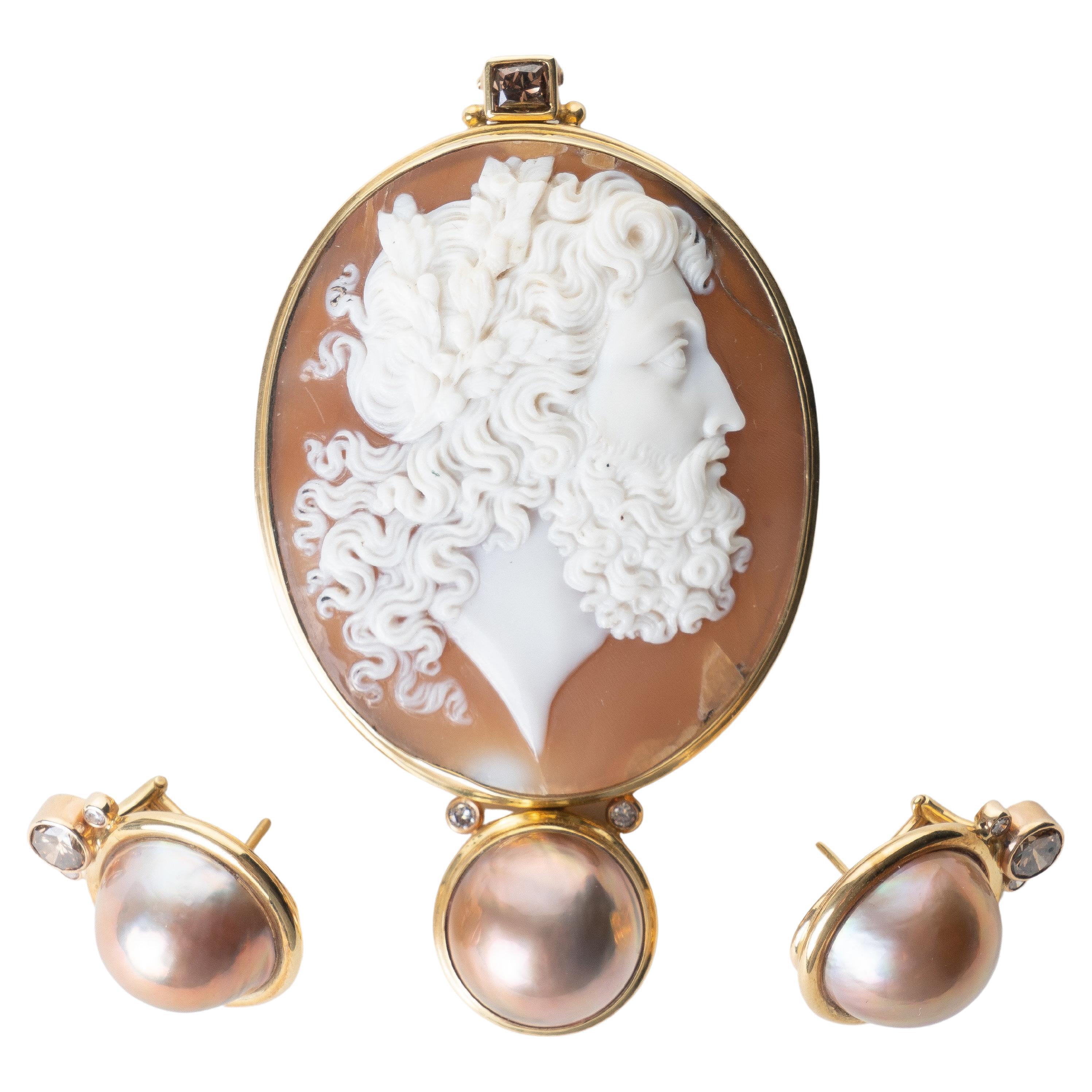 Italian cameo pendant & pearl earrings set For Sale