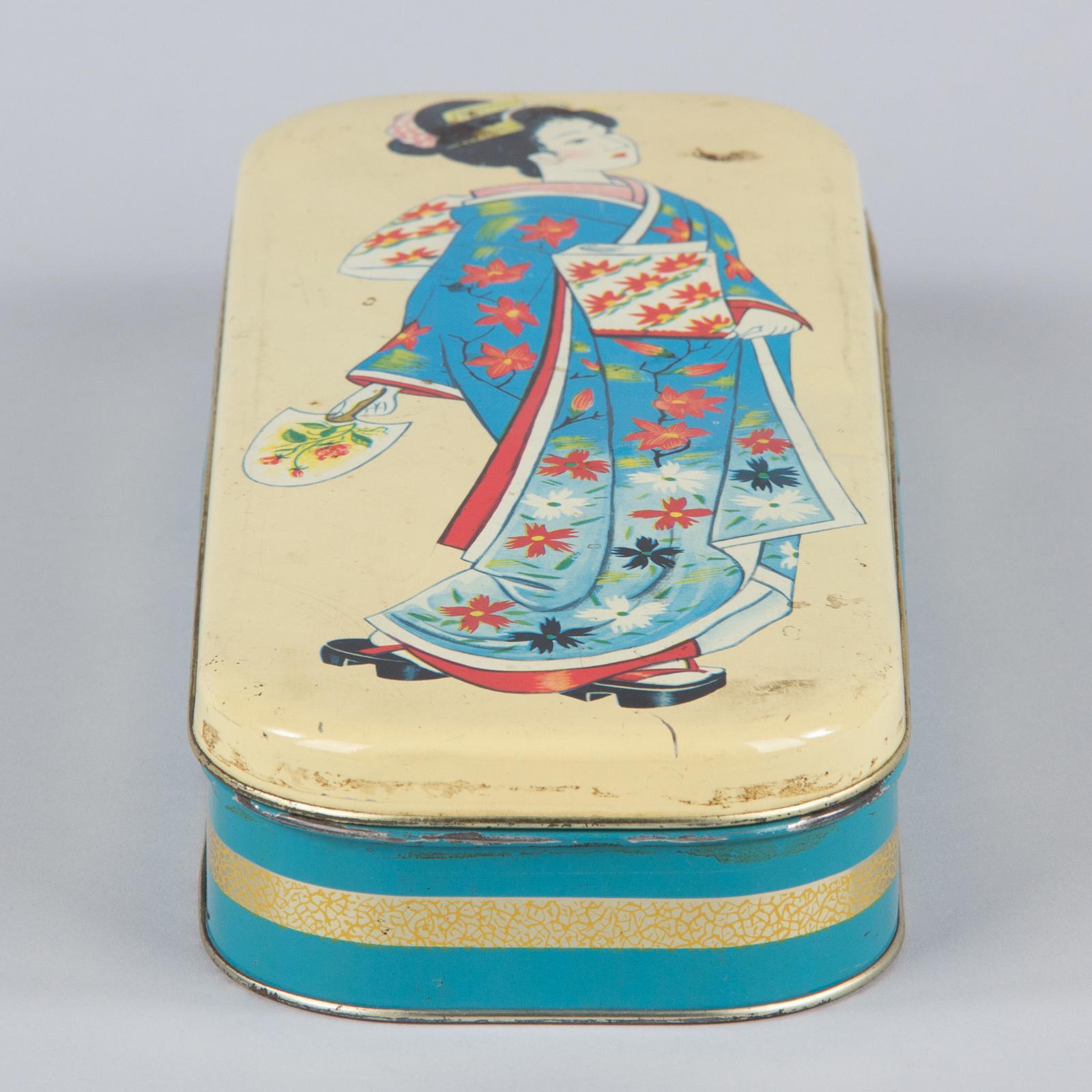 Italian Candy Tin Box with Geisha In Good Condition In Austin, TX