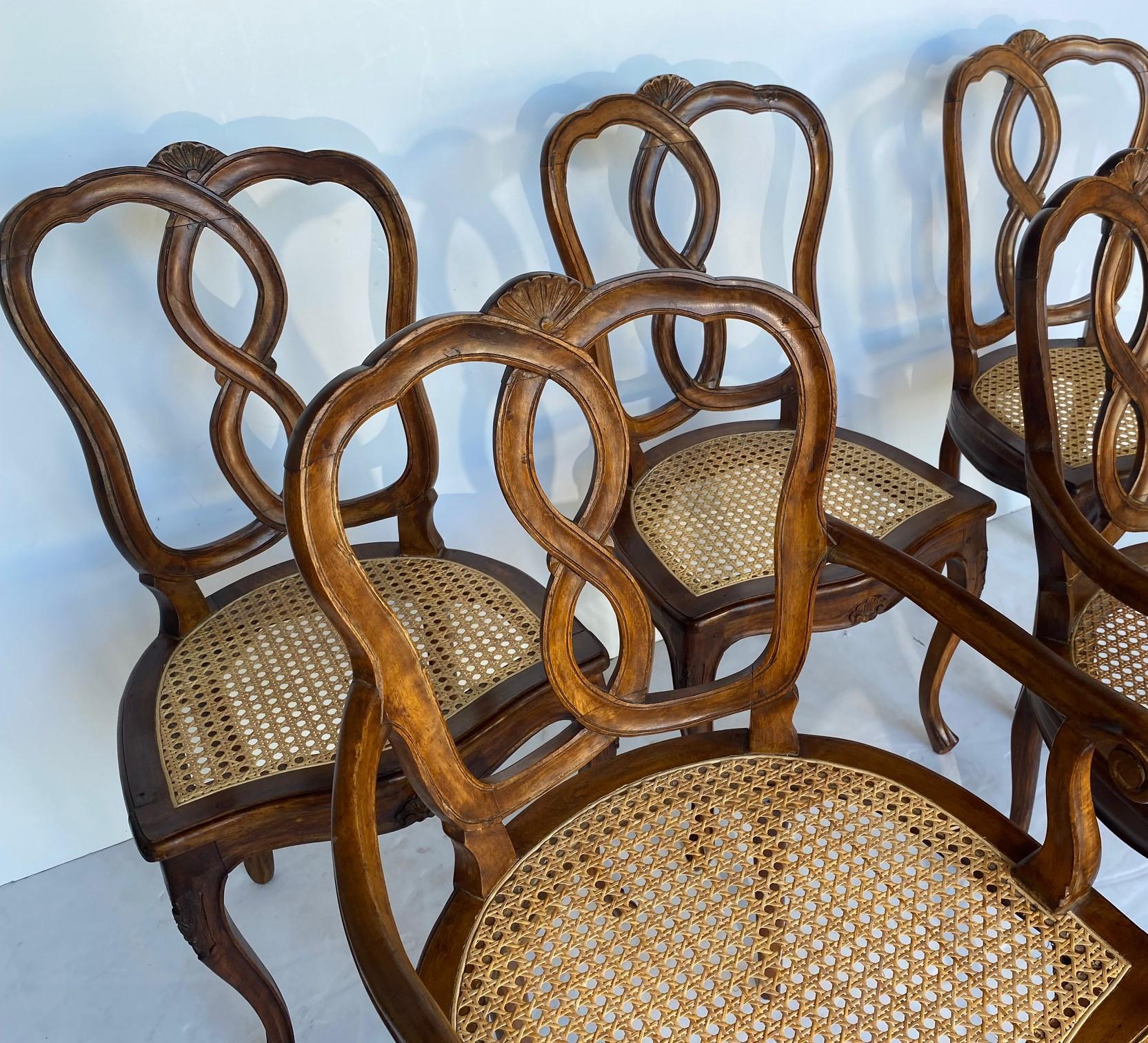 Canne Chaises de salle à manger italiennes à assise cannée, ensemble de 6 en vente