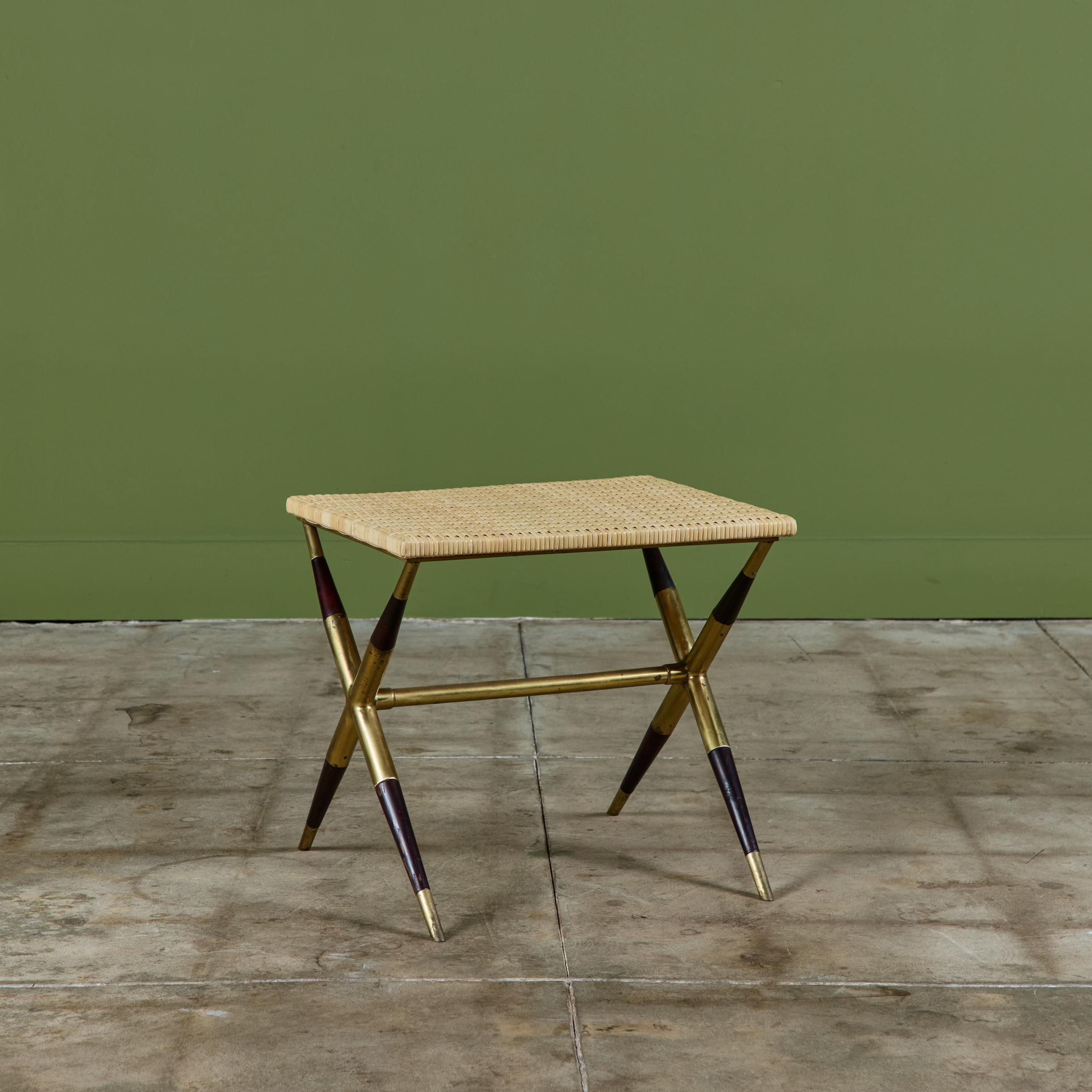 Table d'appoint italienne à plateau en rotin en vente 3