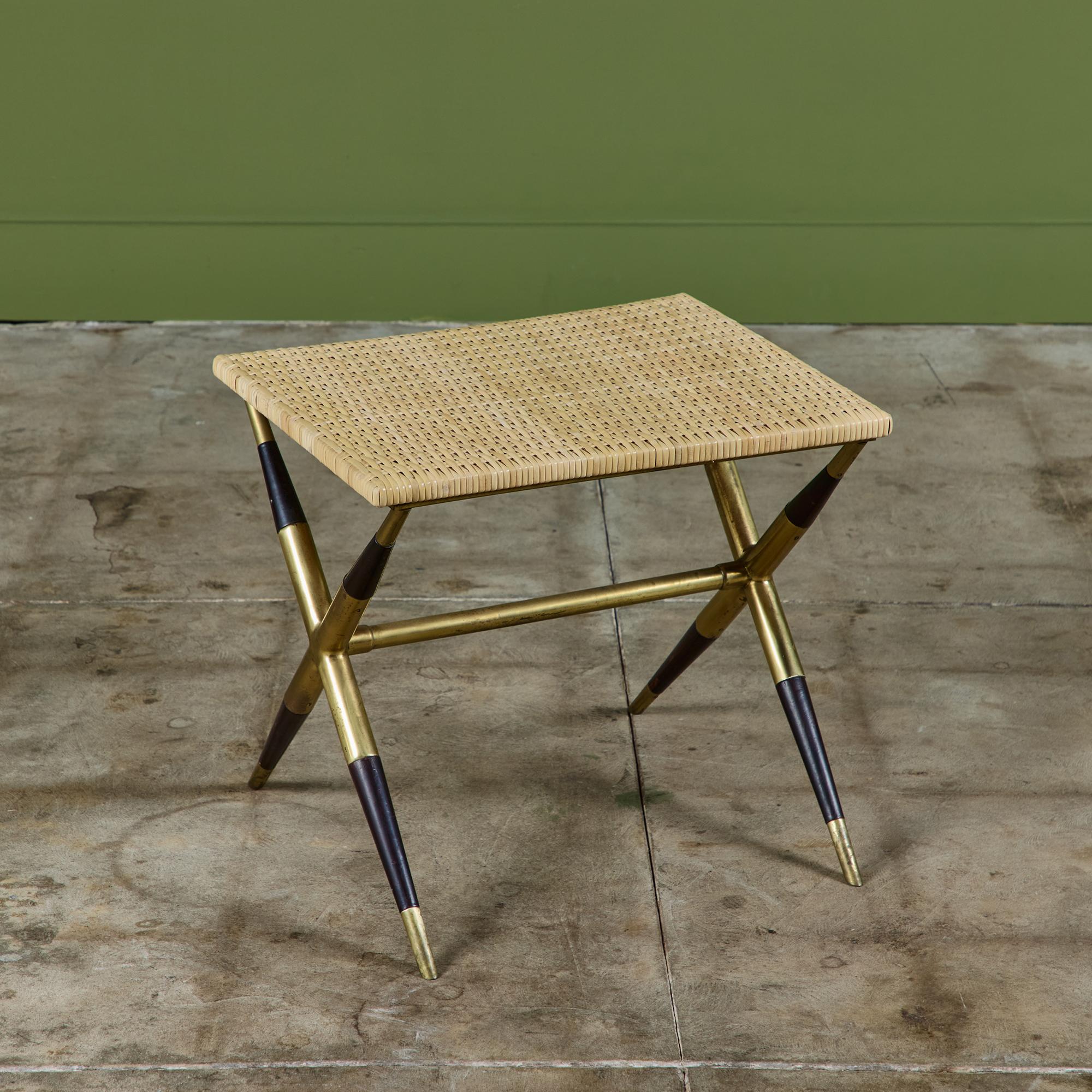 Table d'appoint italienne à plateau en rotin en vente 5