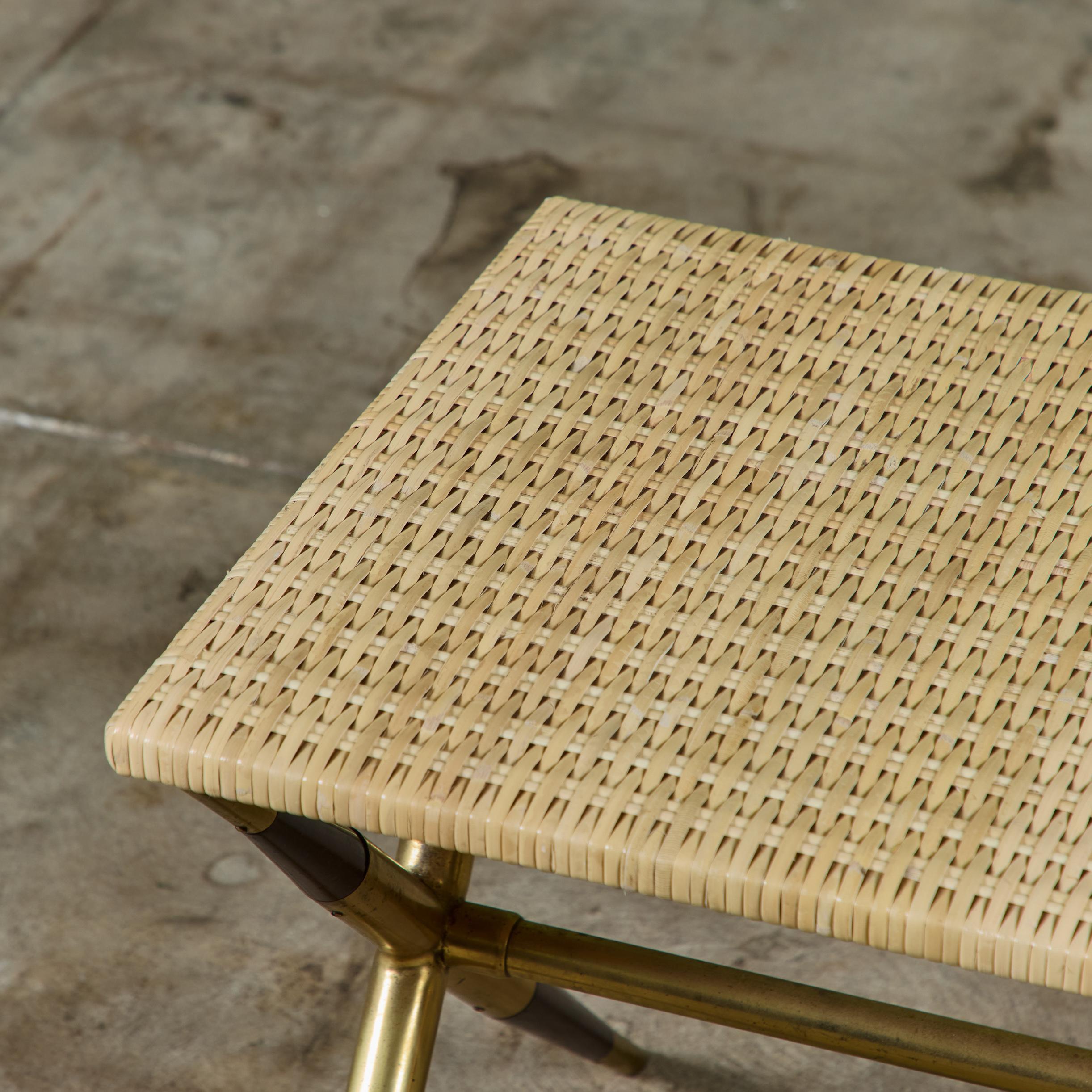 Table d'appoint italienne à plateau en rotin en vente 7