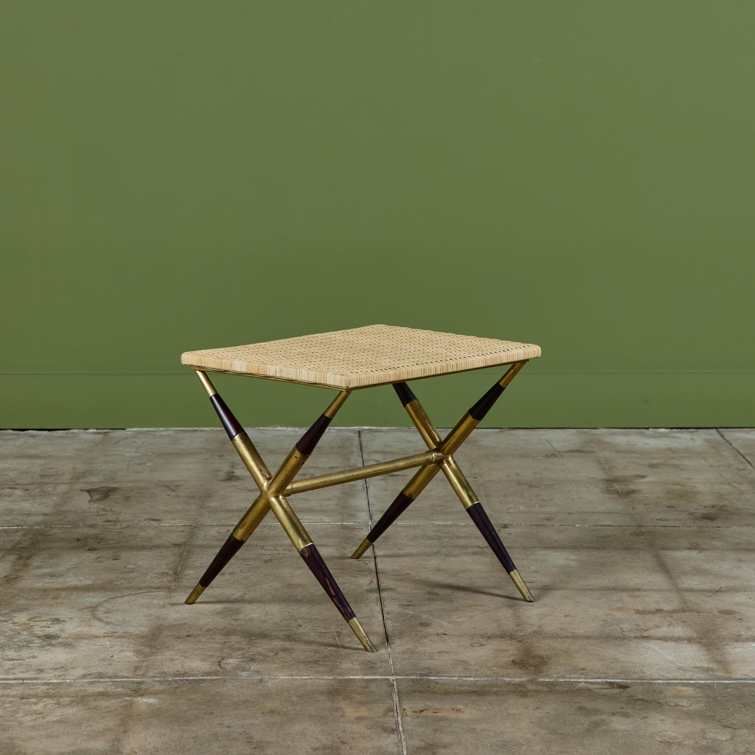 Table d'appoint italienne à plateau en rotin en vente 2