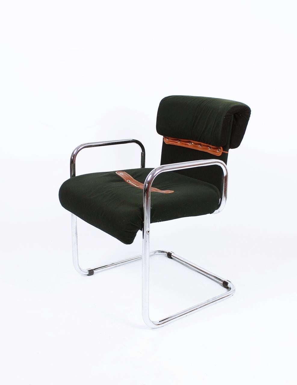 Italian Cantilever Armchairs by Guido Faleschini for Mariani For Sale 5