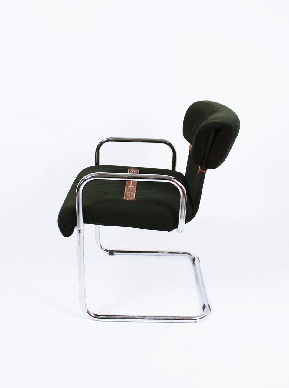 Italian Cantilever Armchairs by Guido Faleschini for Mariani For Sale 3