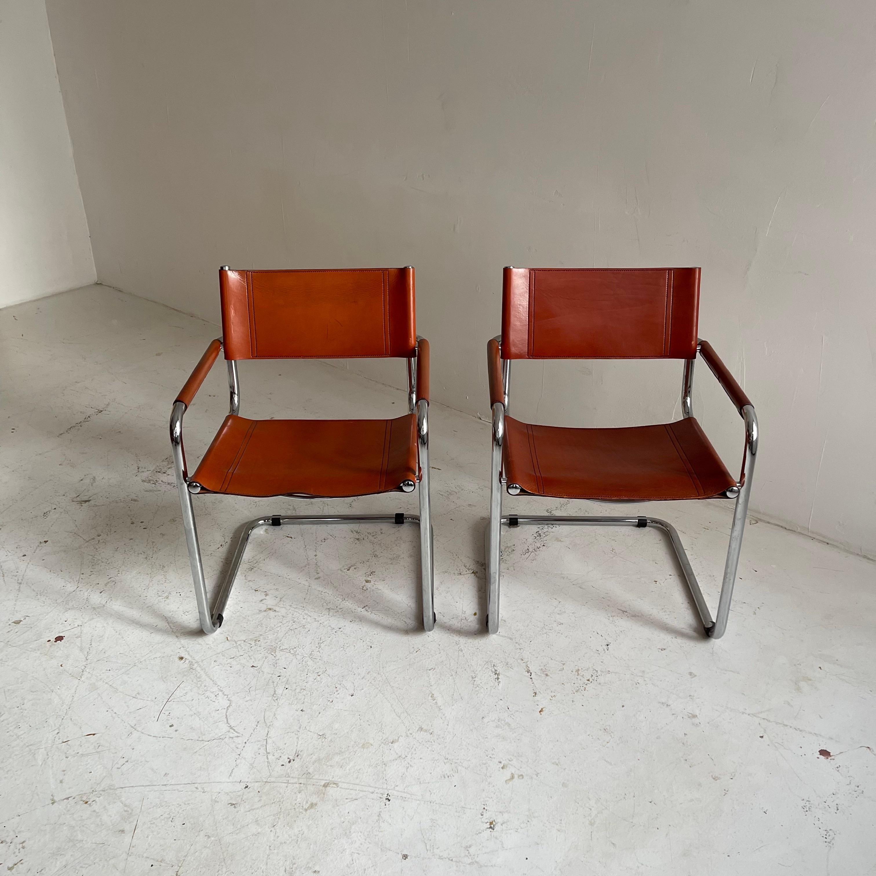 Freitragende italienische Stühle aus gebranntem orangefarbenem Leder, Italien 1970 im Zustand „Gut“ in Vienna, AT