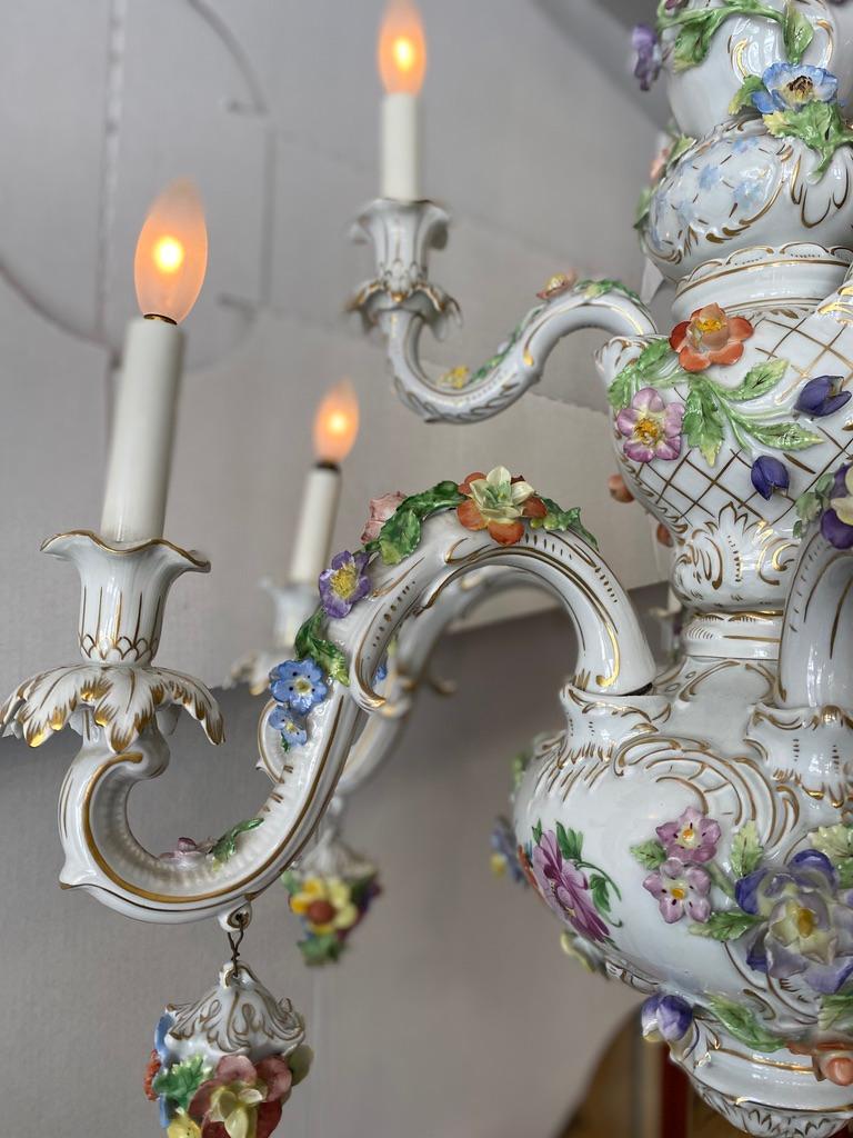 Italian CapoDiMonte Chandelier Rococo Porcelain, Late 19th Century For Sale 2