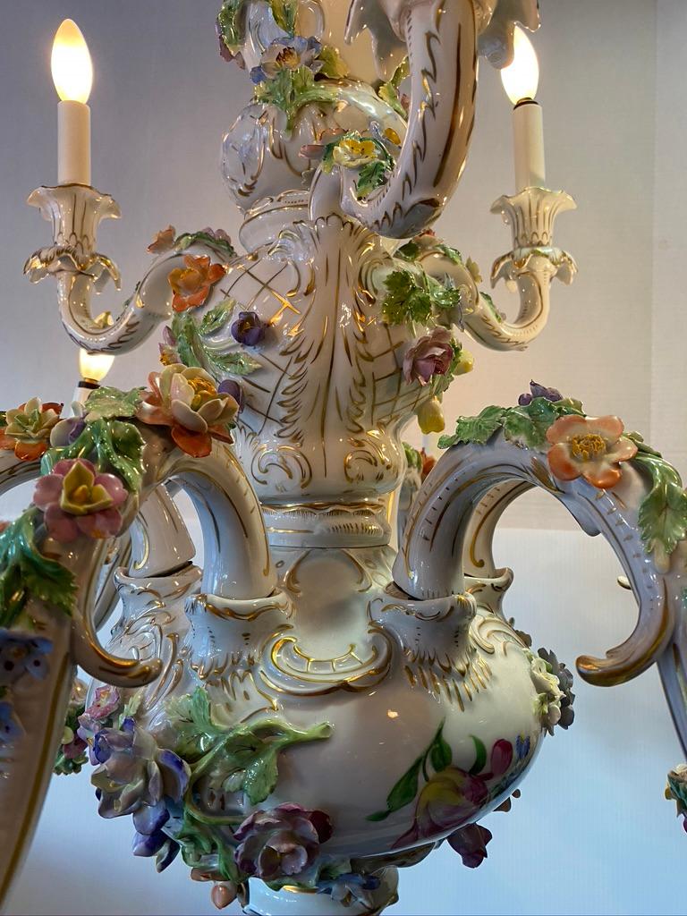 Italian CapoDiMonte Chandelier Rococo Porcelain, Late 19th Century For Sale 4