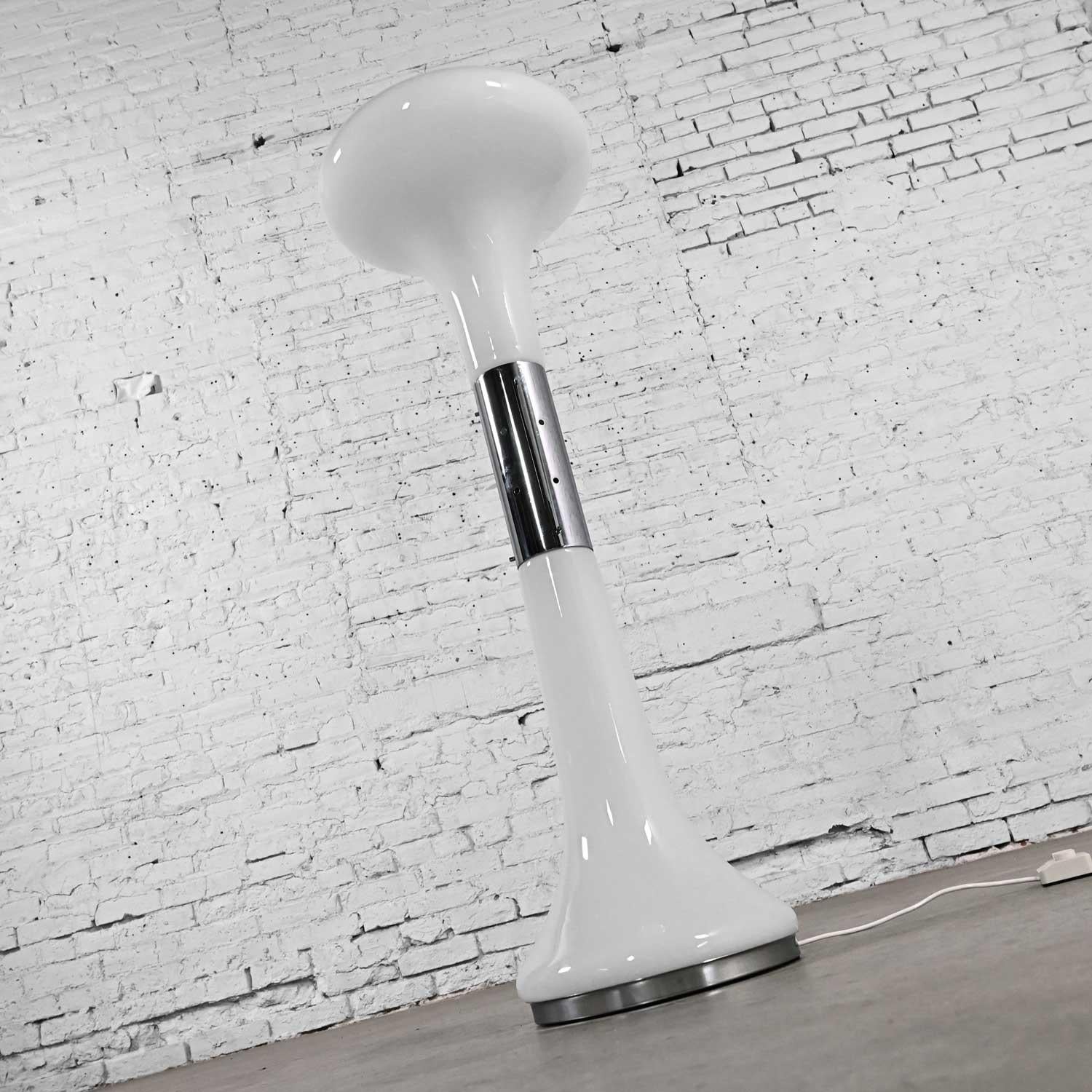 Modern Italian Carlo Nason Mazzega Murano Glass & Chrome LT220 Sculptural Floor Lamp For Sale