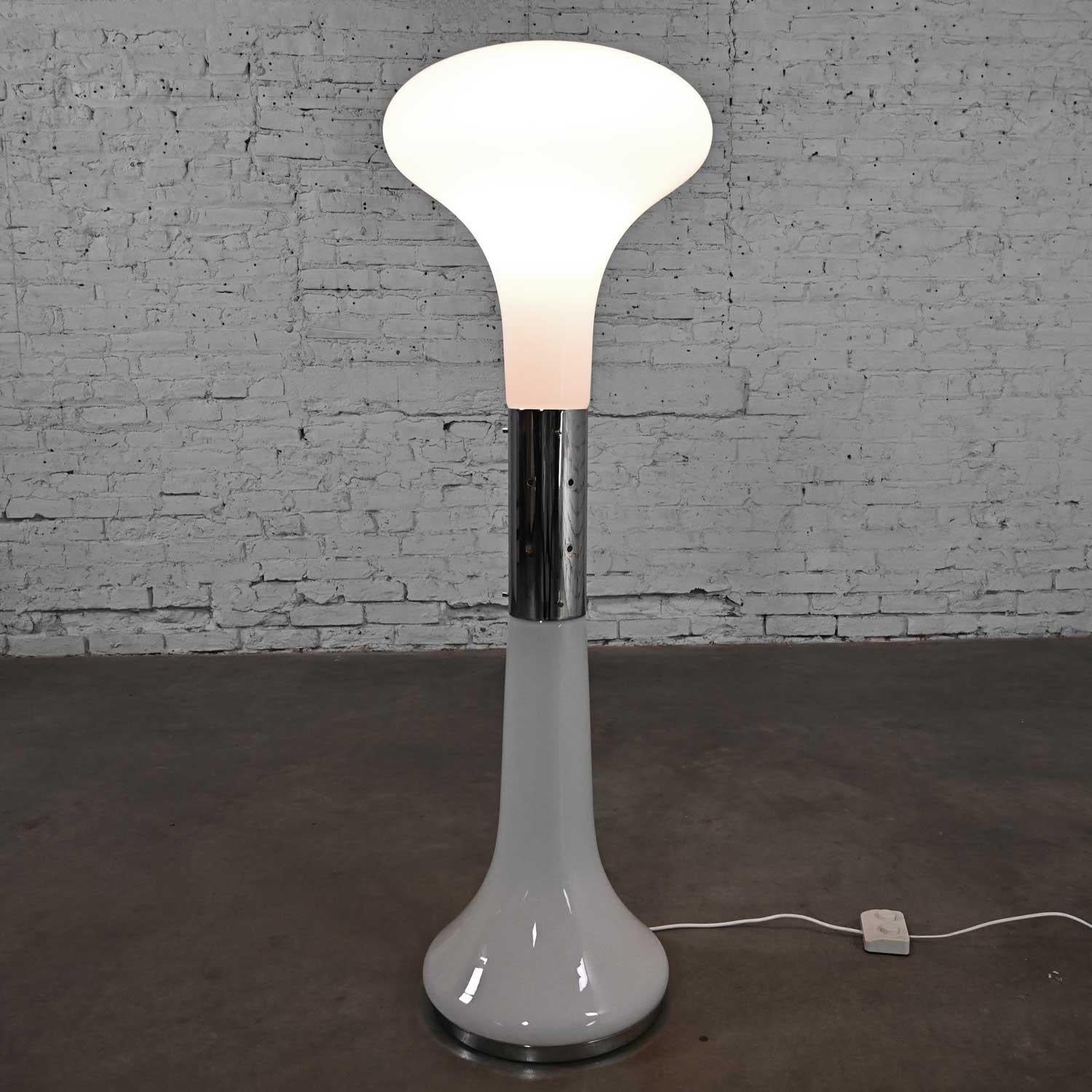 Italian Carlo Nason Mazzega Murano Glass & Chrome LT220 Sculptural Floor Lamp For Sale 2
