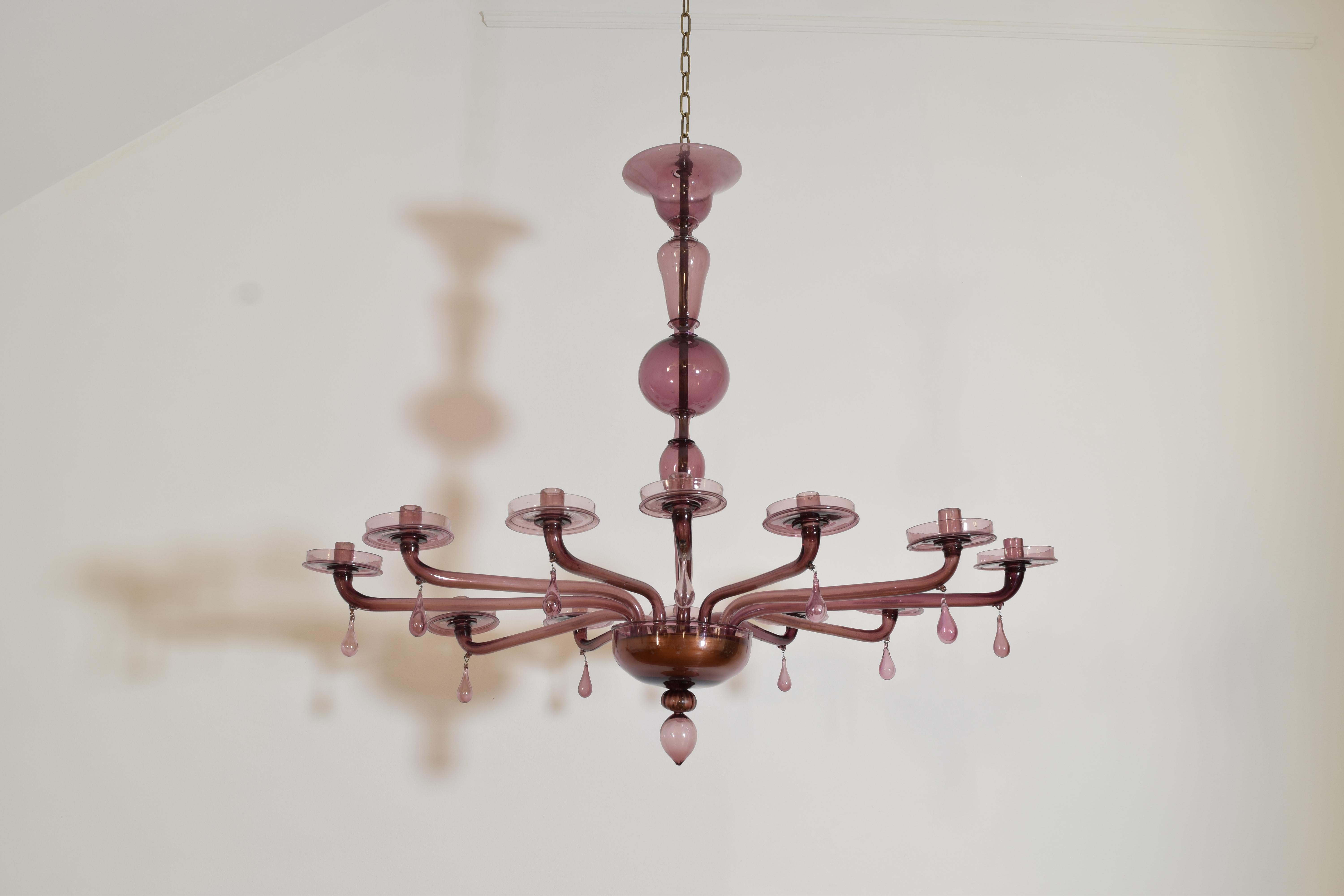 Italiana, Carlo Scarpa Gran araña de cristal de Murano Ova de 12 luces ca. 1935-1940 Art Decó en venta