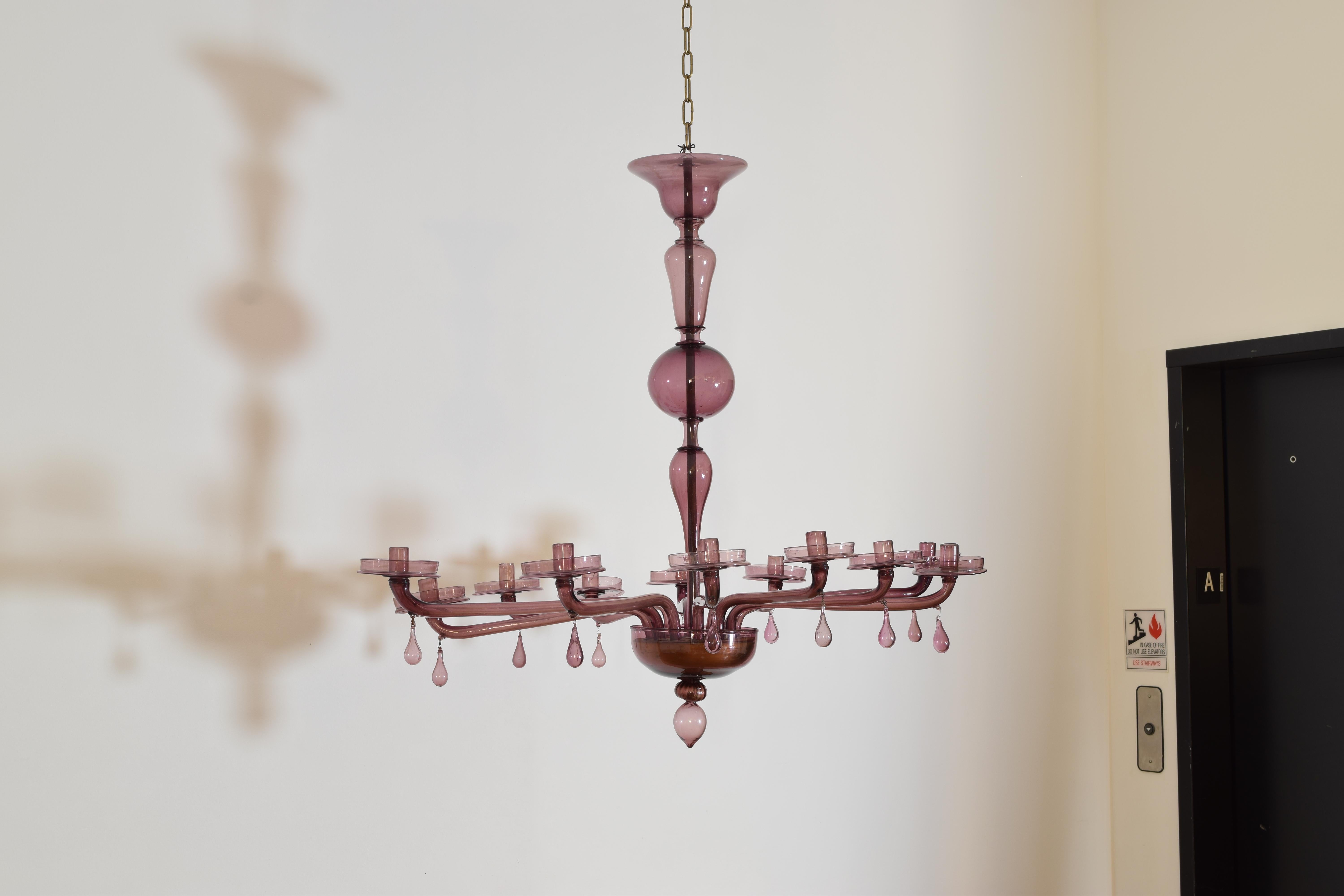 Italiana, Carlo Scarpa Gran araña de cristal de Murano Ova de 12 luces ca. 1935-1940 Italiano en venta