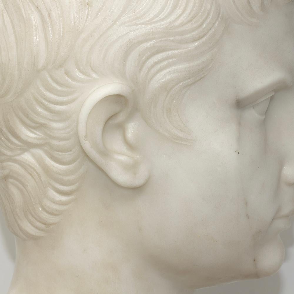 Buste Augustus Caesar italien en marbre de Carrare en vente 7