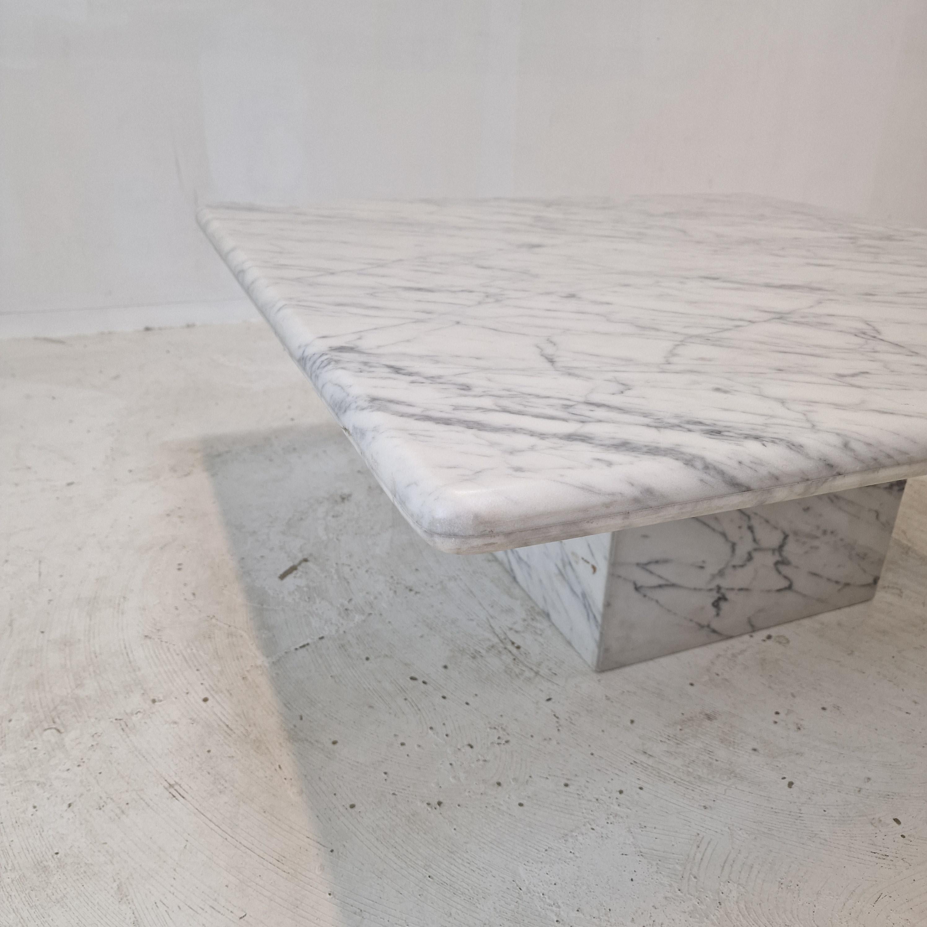 Italian Carrara Marble Coffee Table, 1980s For Sale 6