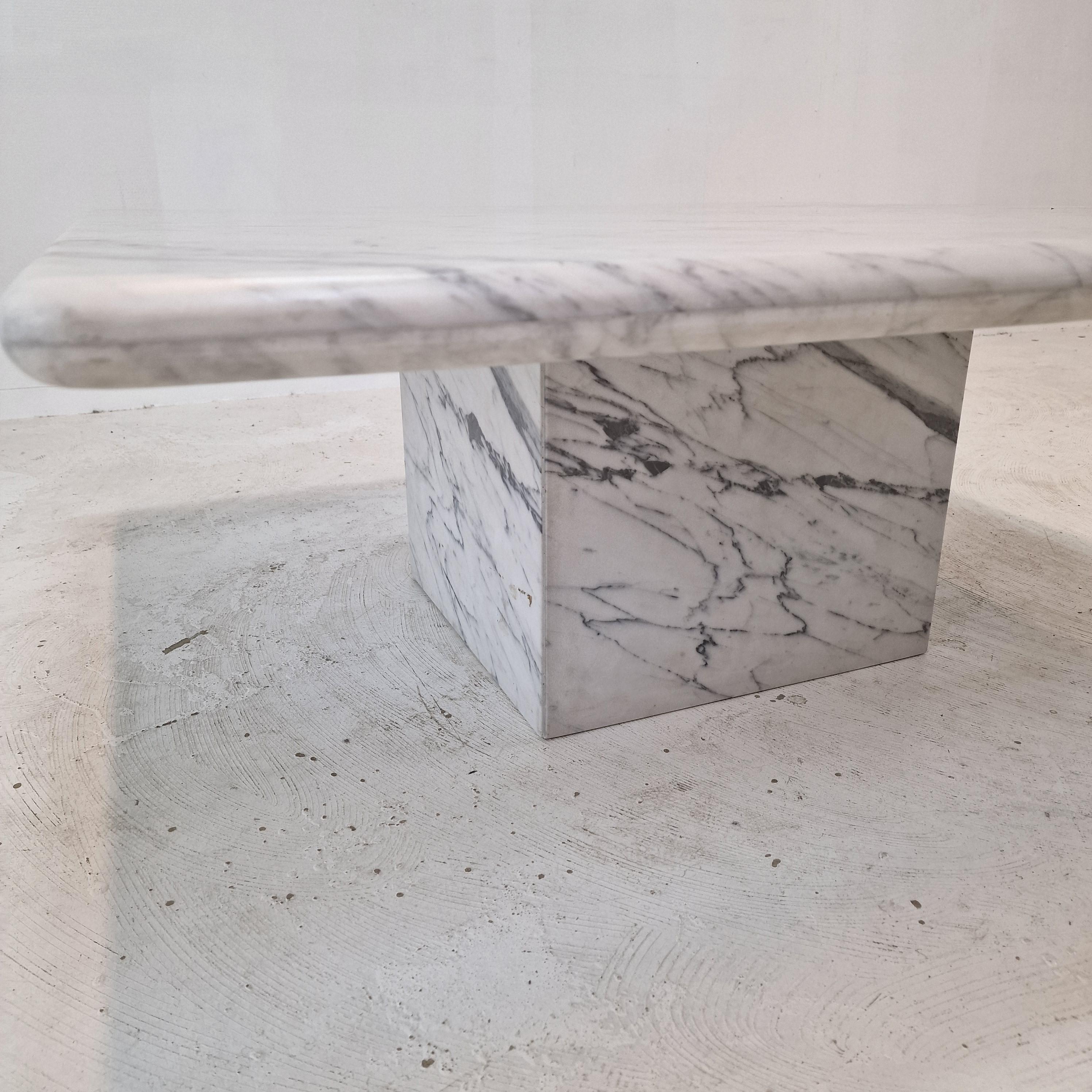 Italian Carrara Marble Coffee Table, 1980s For Sale 8