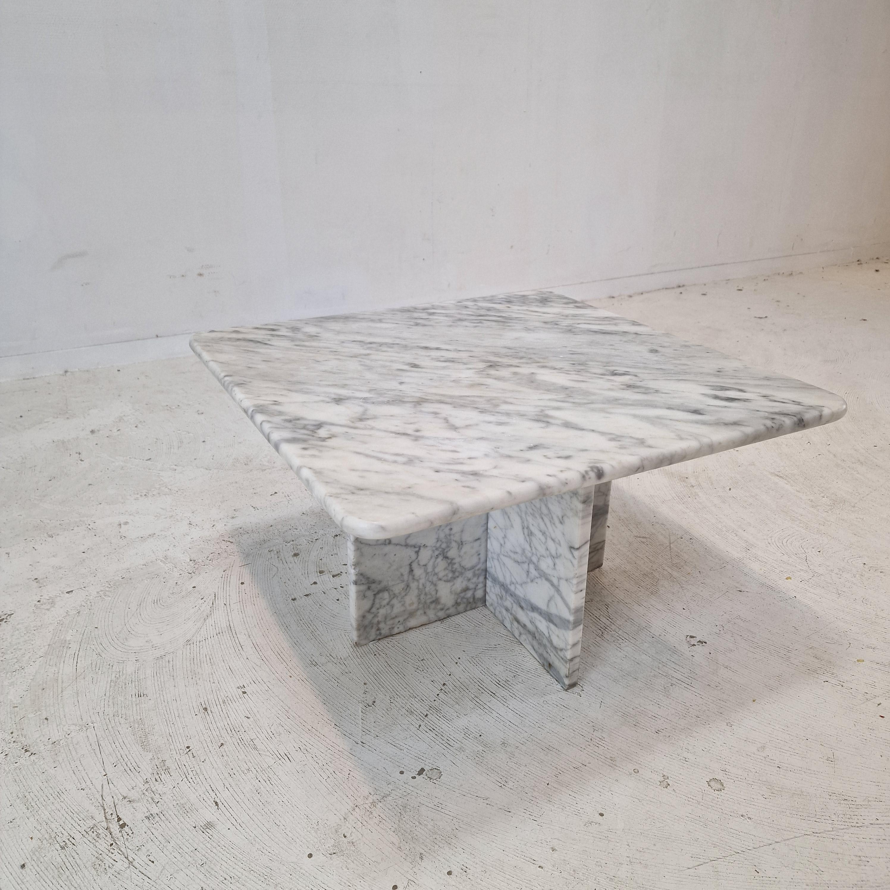 Late 20th Century Italian Carrara Marble Coffee Table, 1980s For Sale