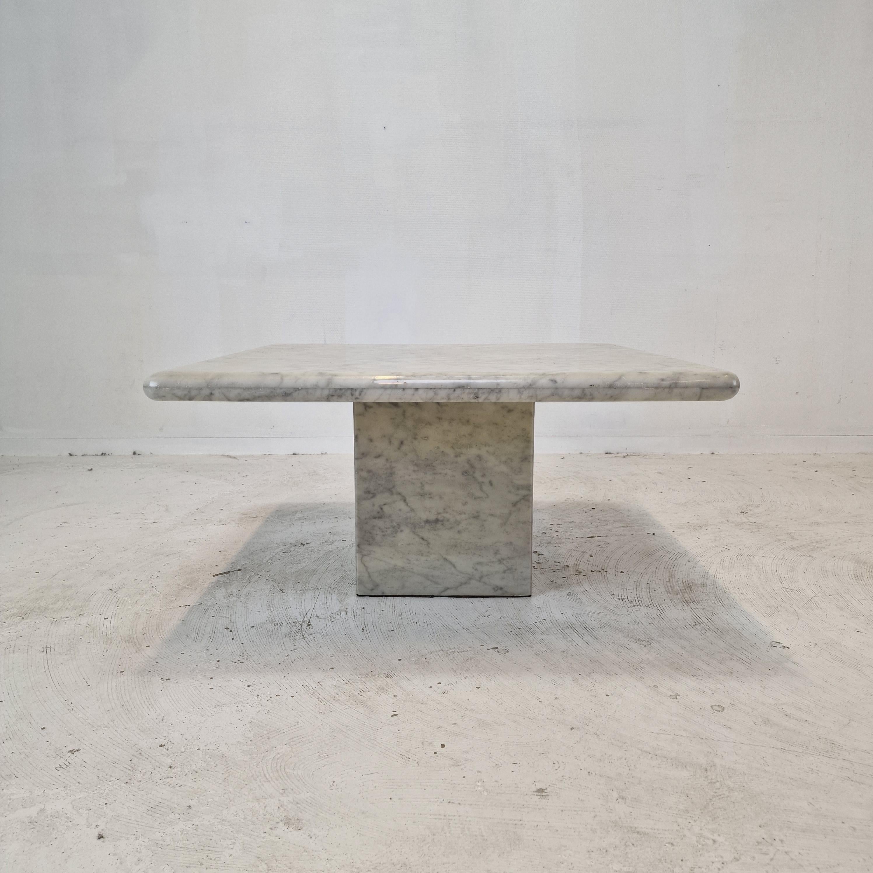 Italian Carrara Marble Coffee Table, 1980s For Sale 1