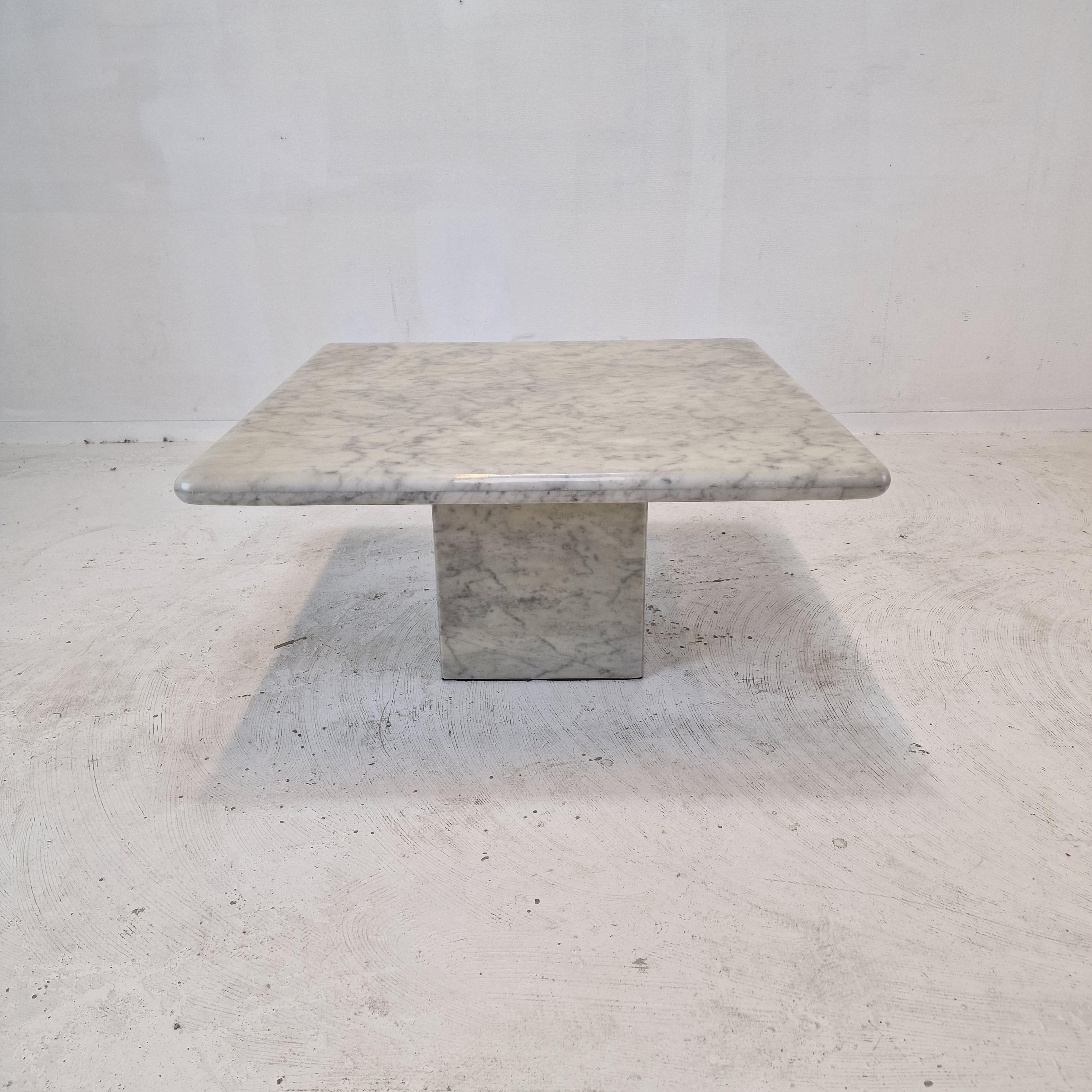 Italian Carrara Marble Coffee Table, 1980s For Sale 2