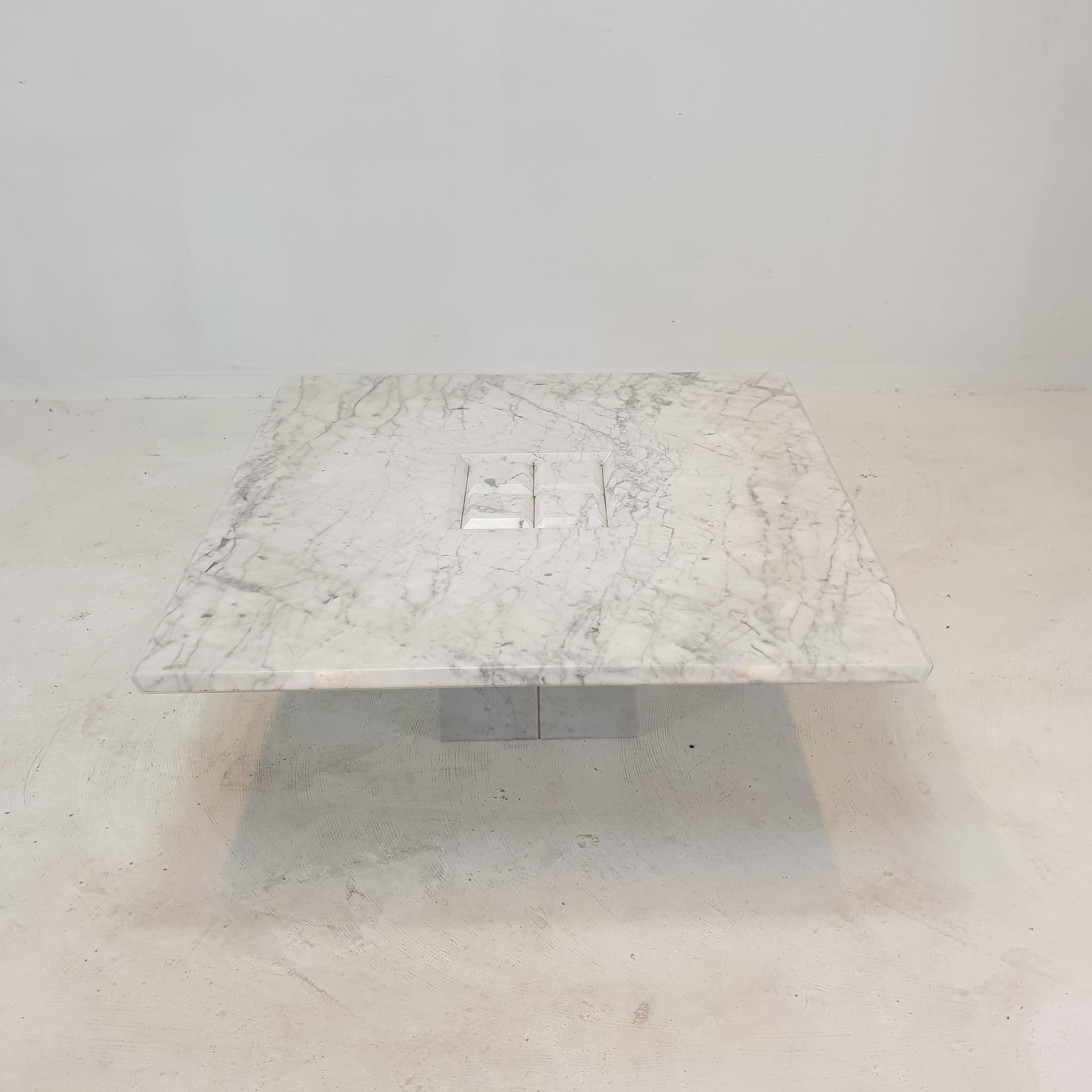 Italian Carrara Marble Coffee Table, 1990's In Good Condition For Sale In Oud Beijerland, NL