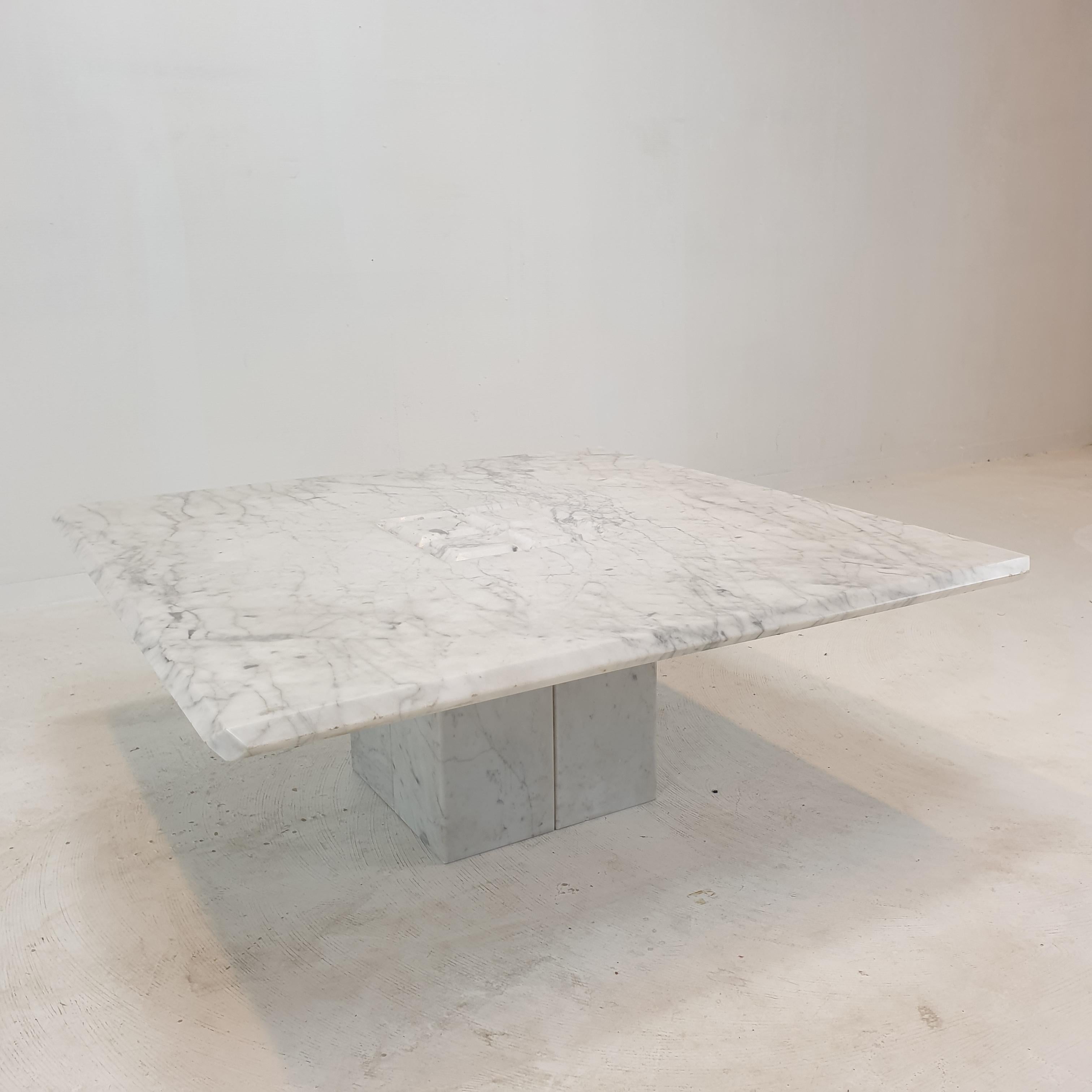 Italian Carrara Marble Coffee Table, 1990's For Sale 3