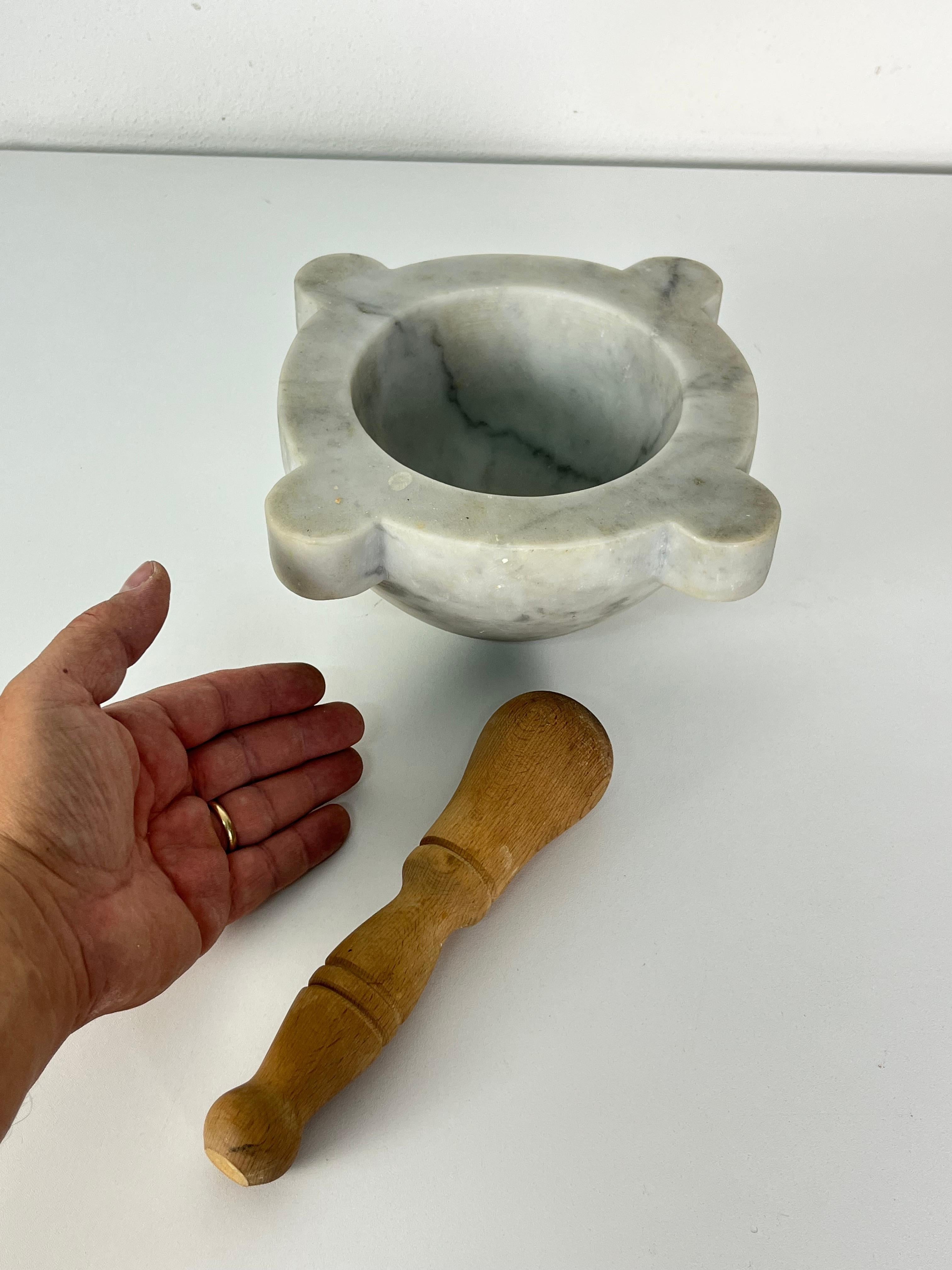 Italian Carrara Marble Mortar and Beechwood Pestle, 1960s For Sale 4