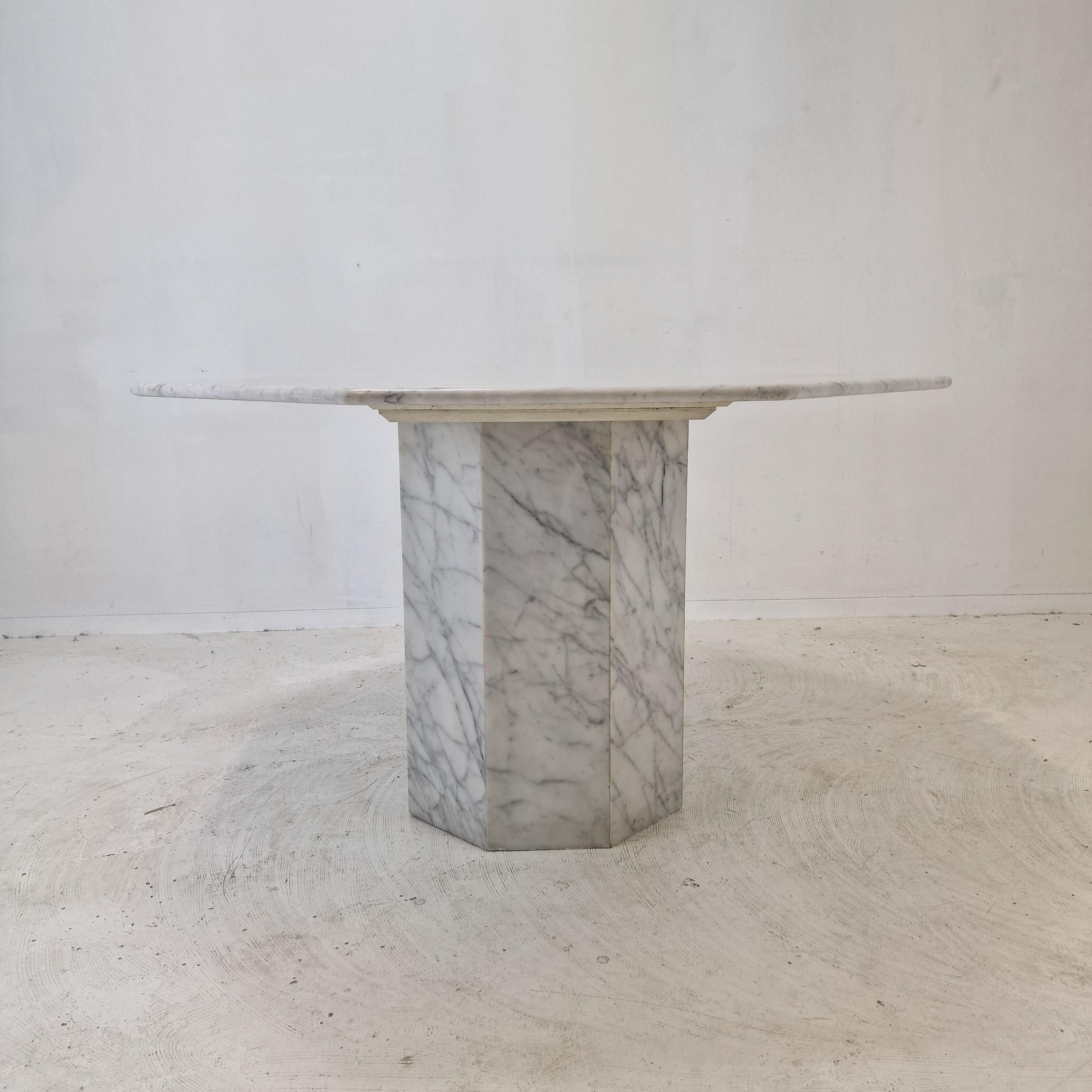 Italian Carrara Marble Octagon Garden or Dining Table, 1960s For Sale 4