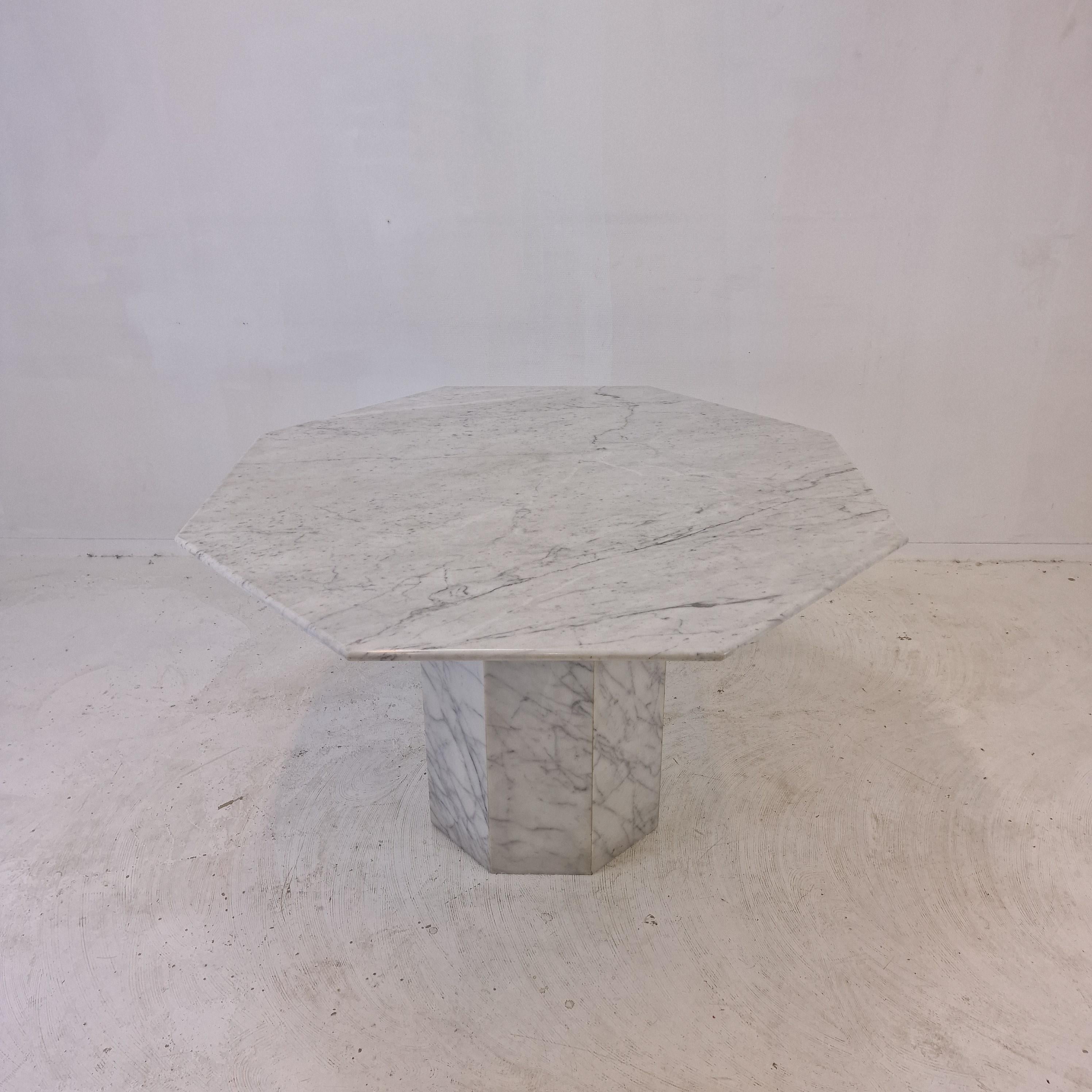 Mid-20th Century Italian Carrara Marble Octagon Garden or Dining Table, 1960s For Sale