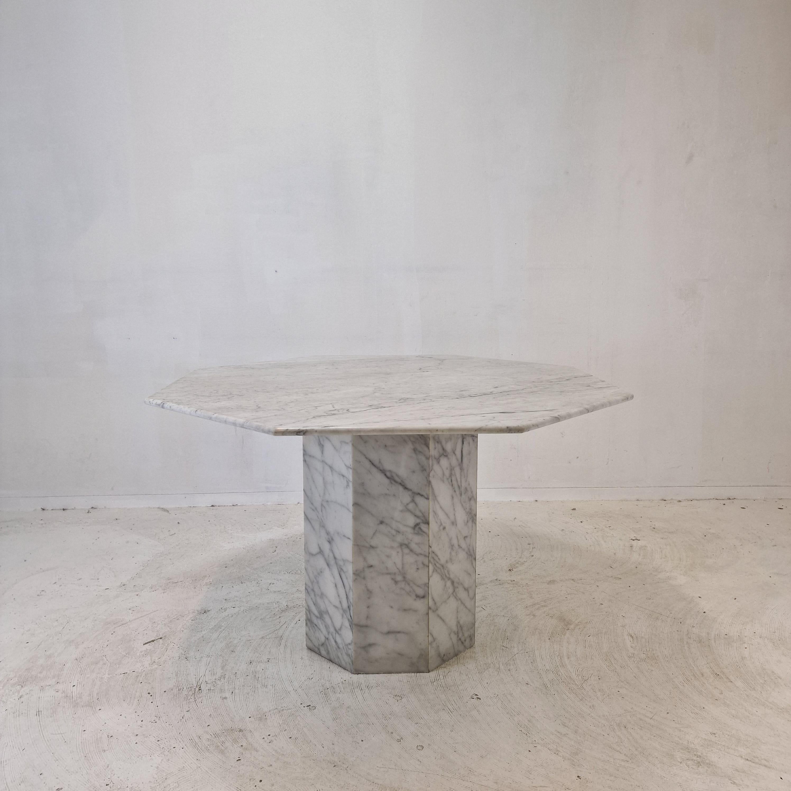 Italian Carrara Marble Octagon Garden or Dining Table, 1960s For Sale 2